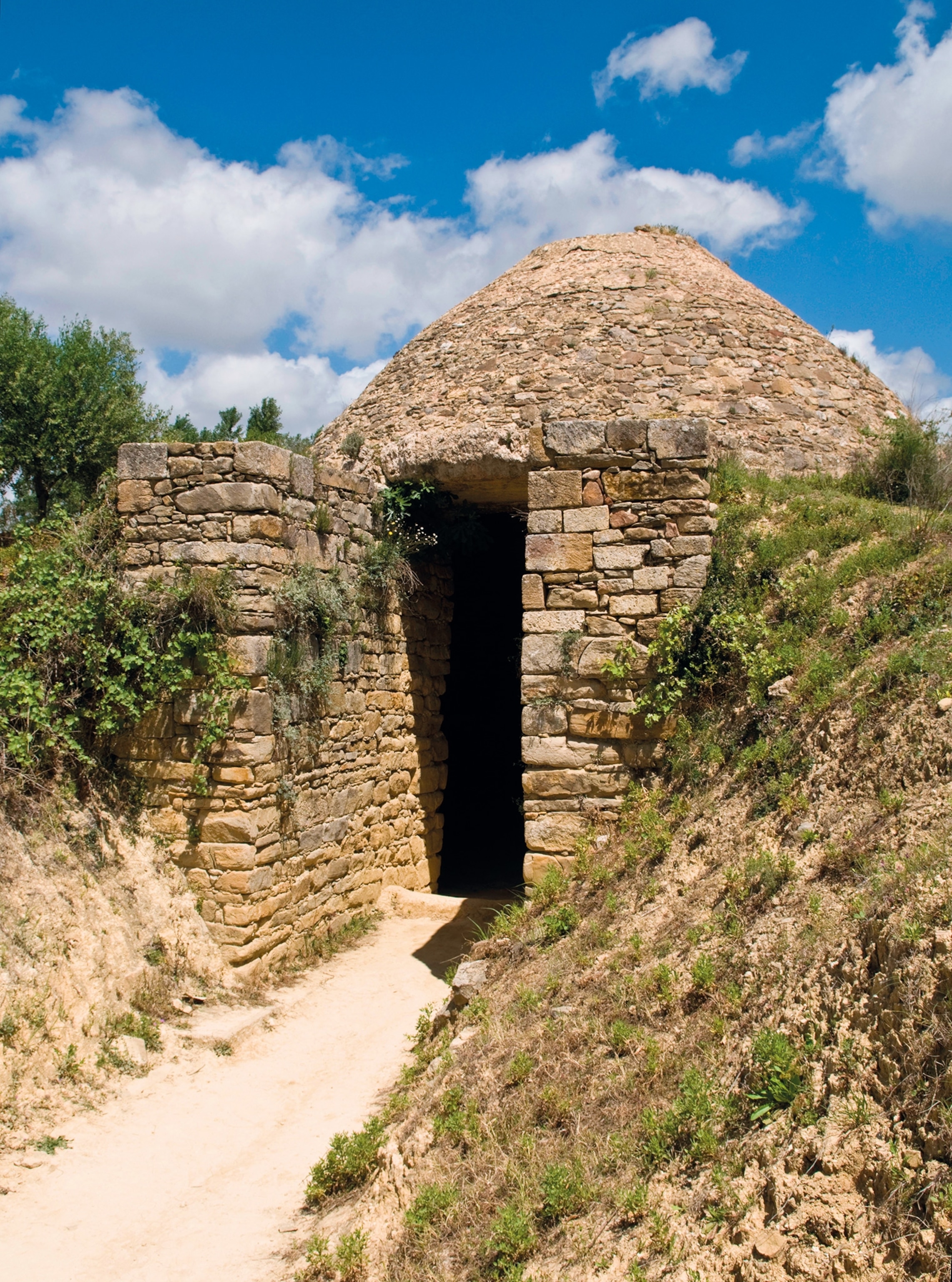 Discovered in the 1930s, Tholos IV dates to before the time of the Griffin Warrior in the 15th century B.C. This distinctive beehive-shaped tomb is believed to be one of the oldest of its kind in Greece.