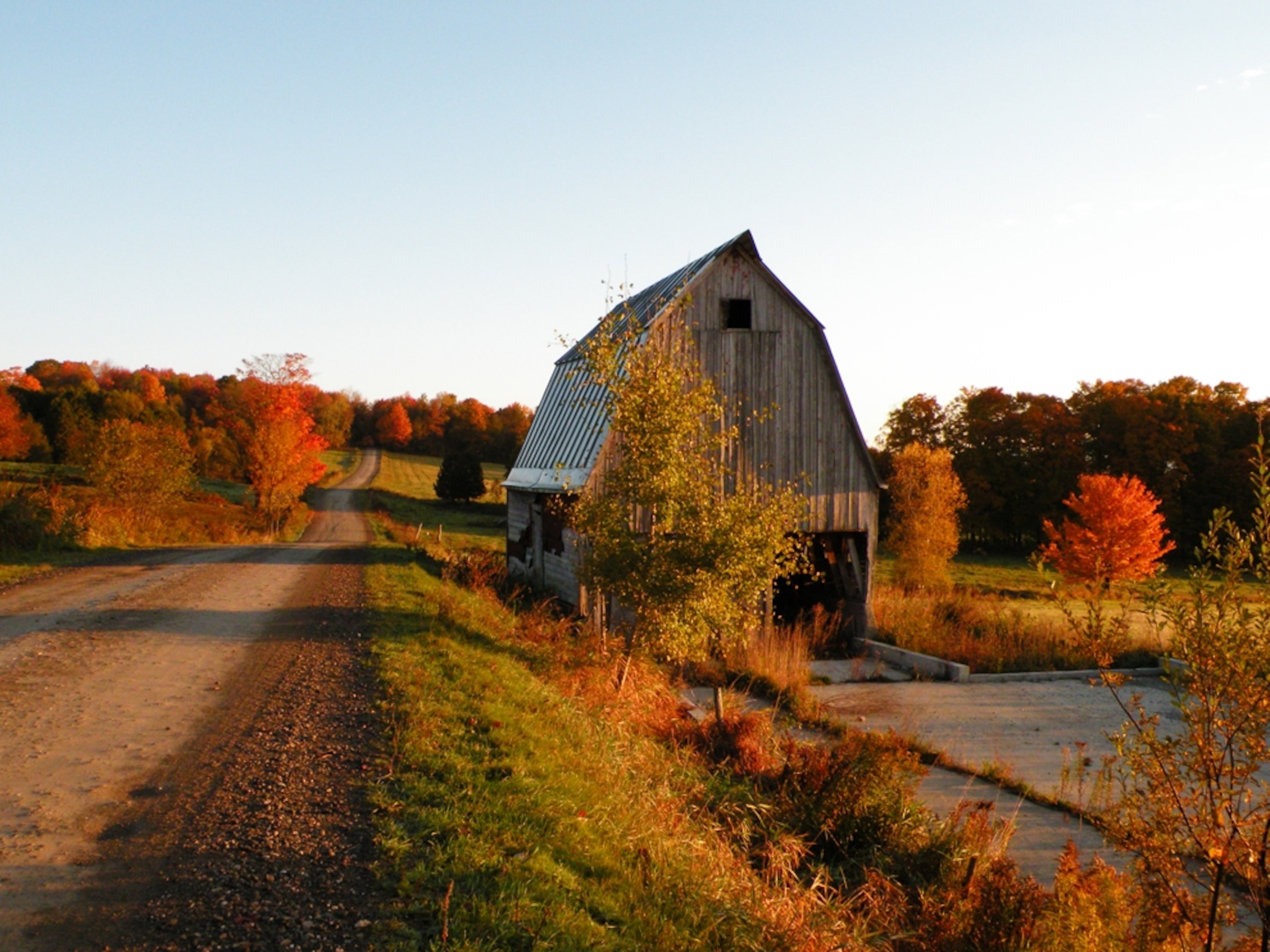 old Vermont hay barn in autumn colors