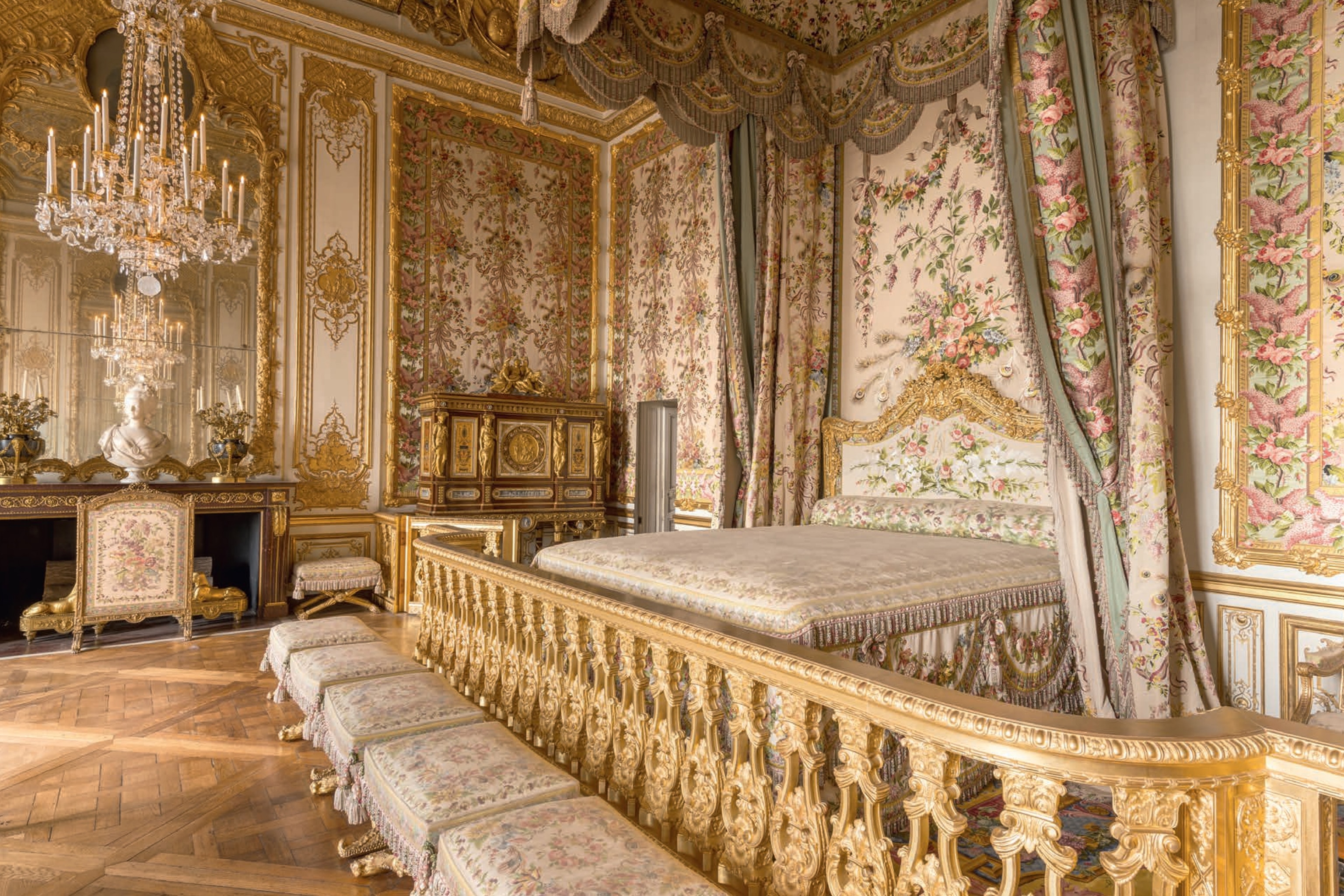 the floral Queen's Bedchamber