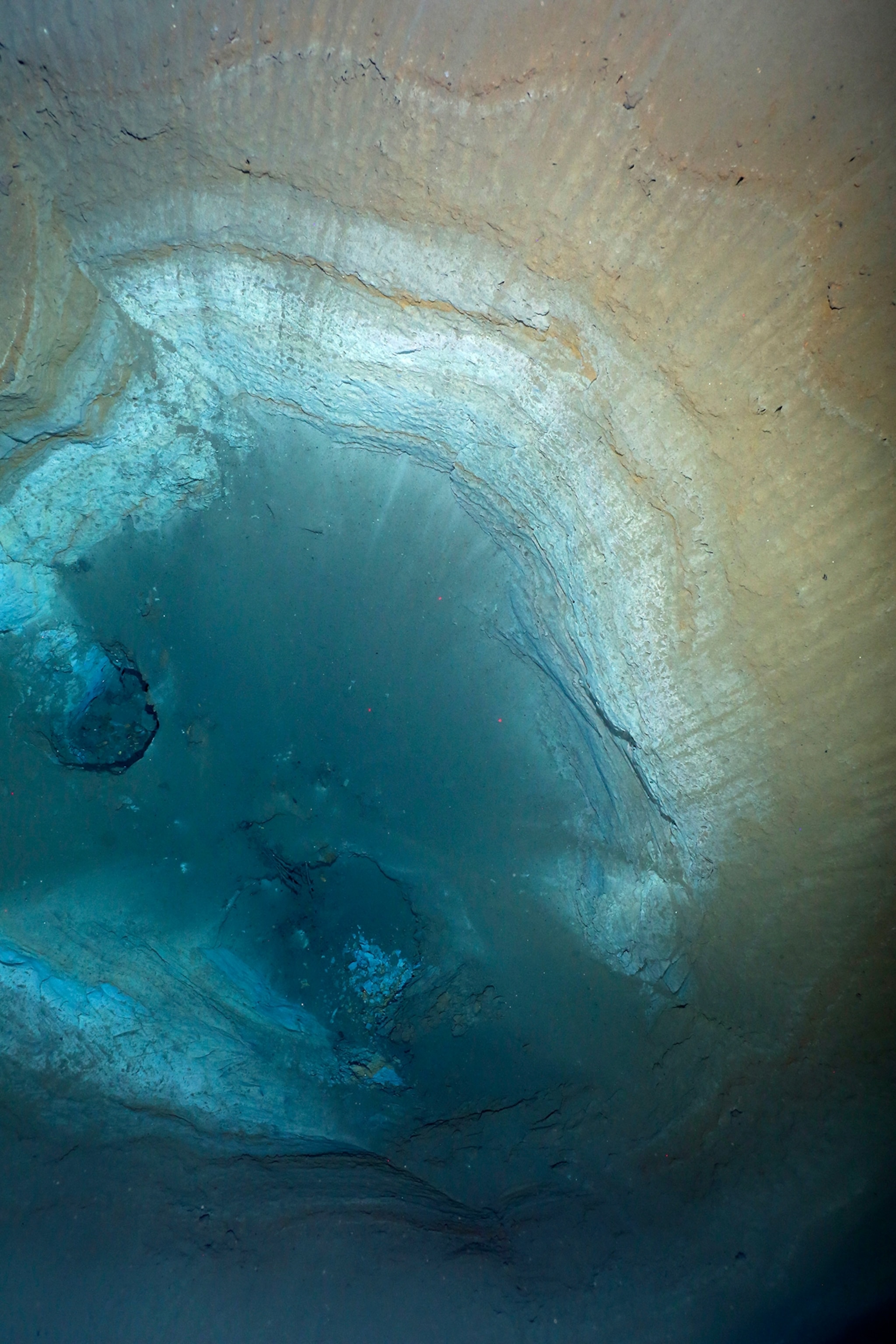 blue hole in ten sediments