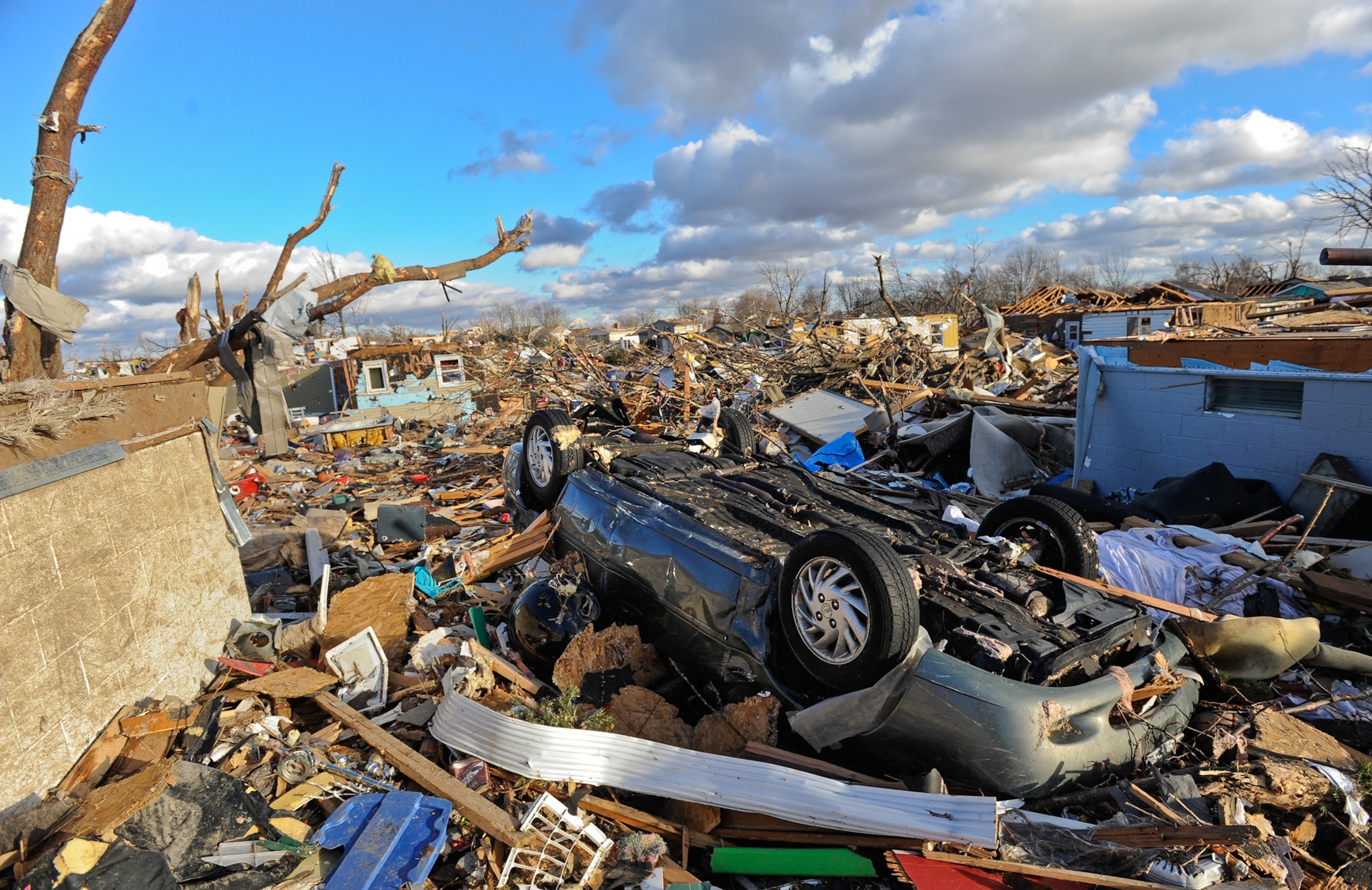 tornado damage in Washington, Illinois.
