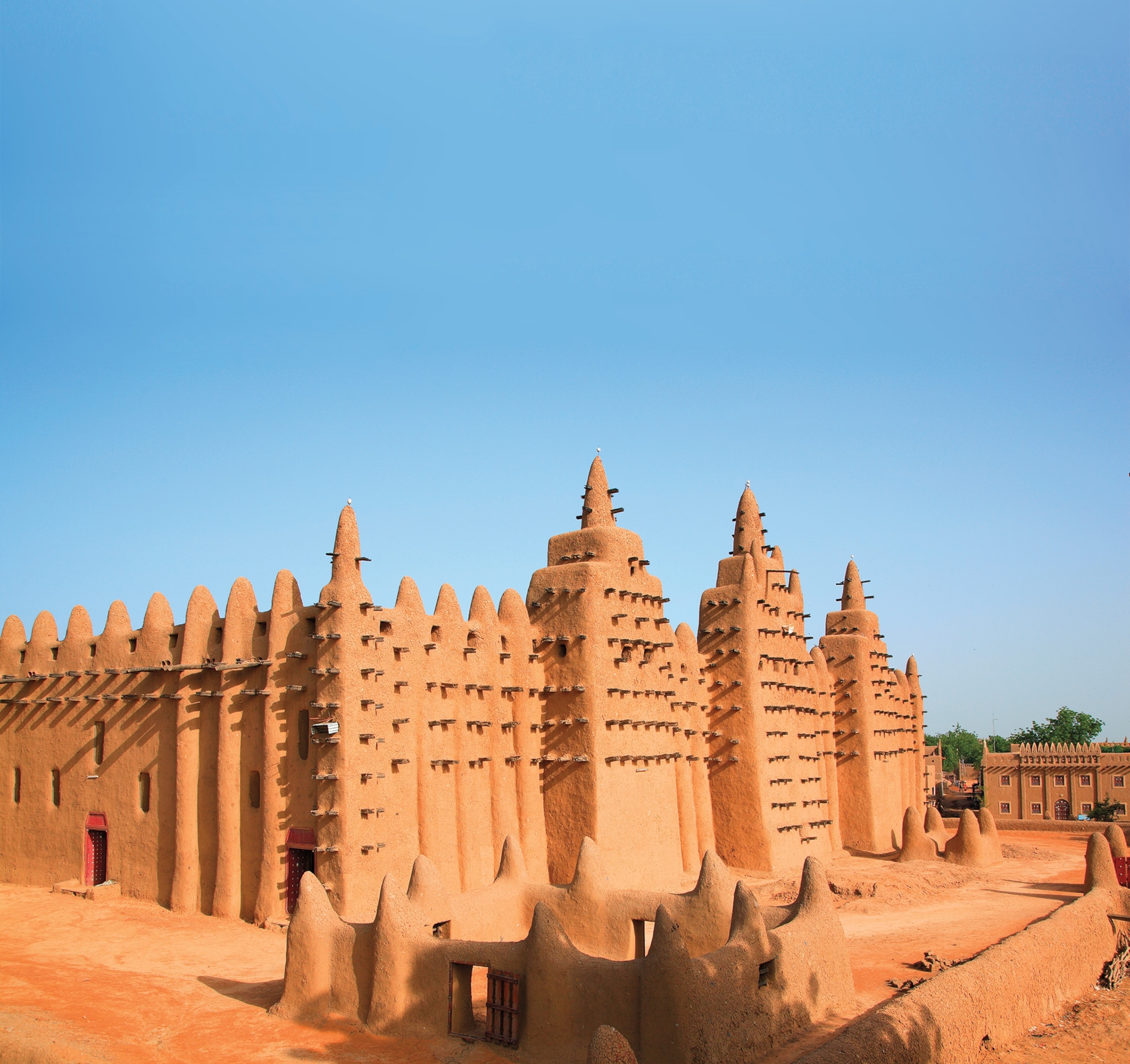 The Great Mosque of Djenné is the largest mud-built structure in the world.