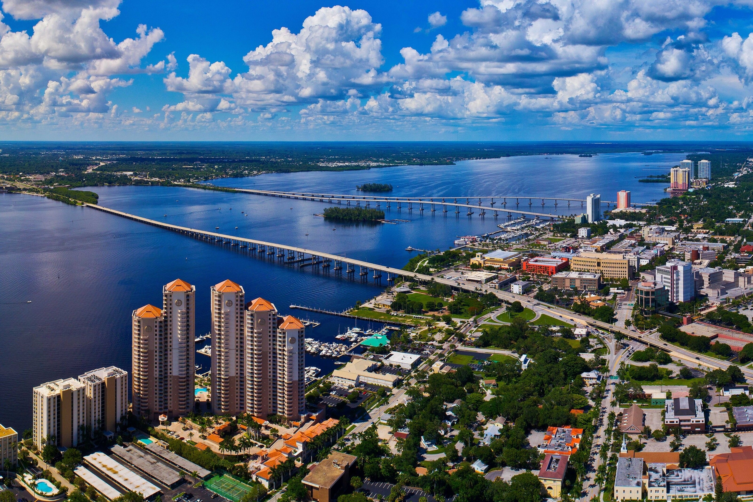 Sat on the banks of the Caloosahatchee River, the downtown Fort Myers River District hums with bars, restaurants, shops and galleries, all of which can be easily explored during its many monthly events.