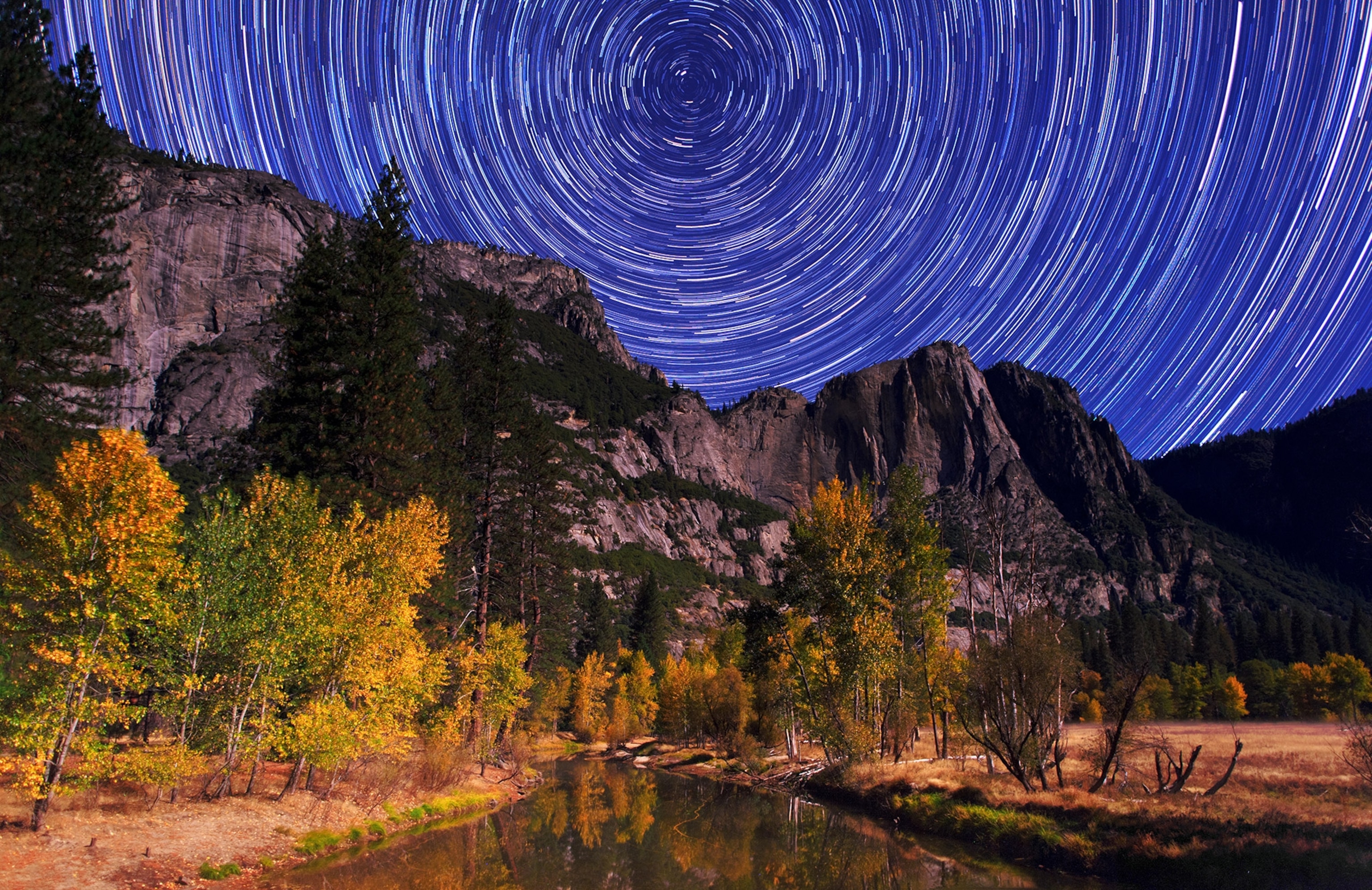 a time lapse of the stars in Yosemite National Park in California