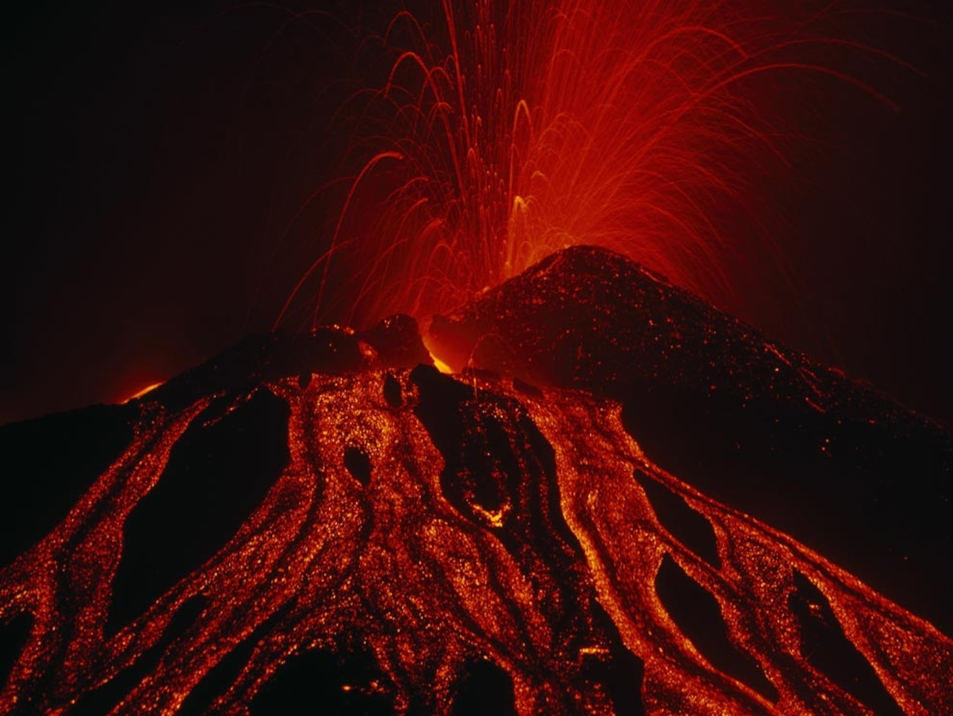 Etna's glowing lava