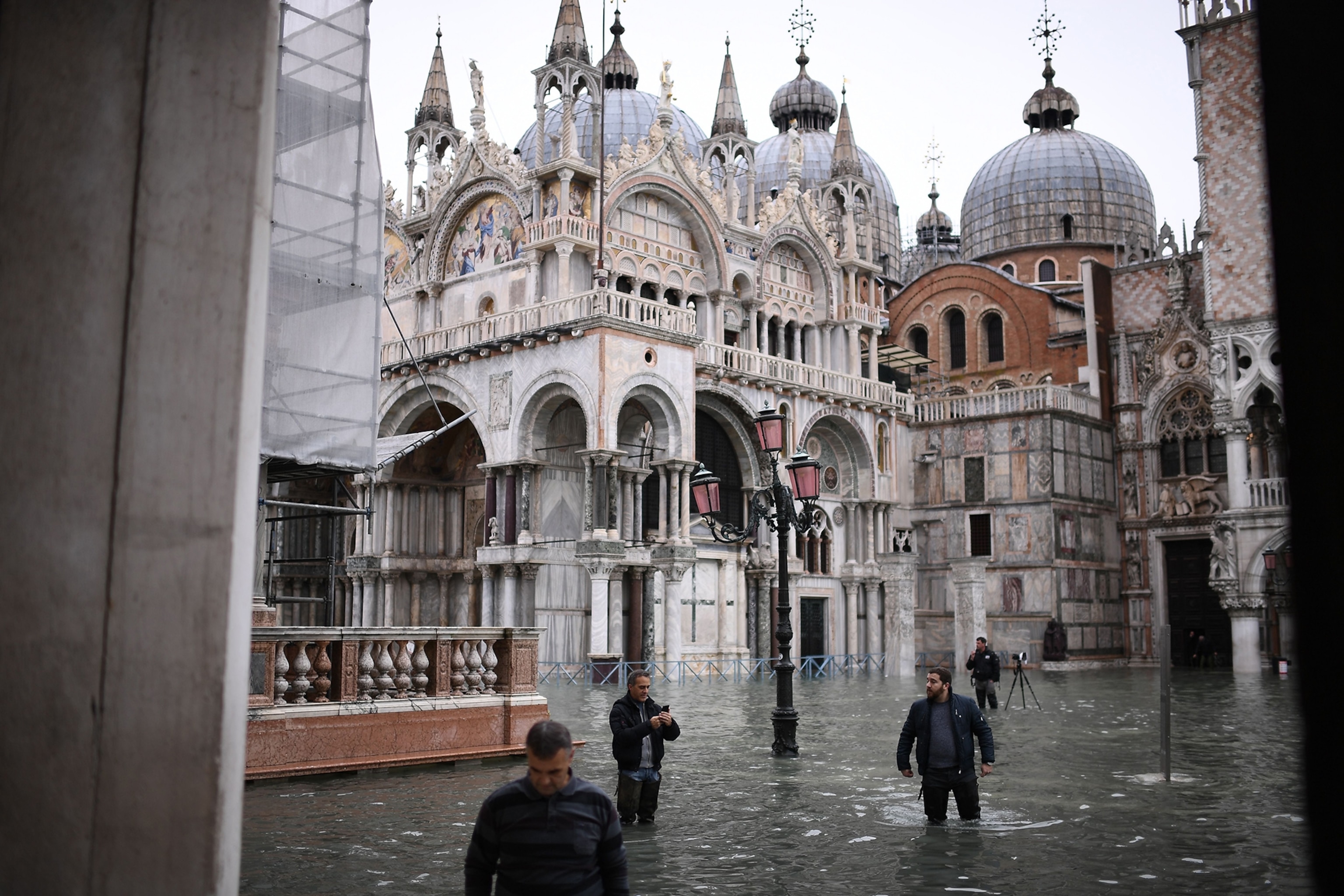 flooding around st marks square in venice