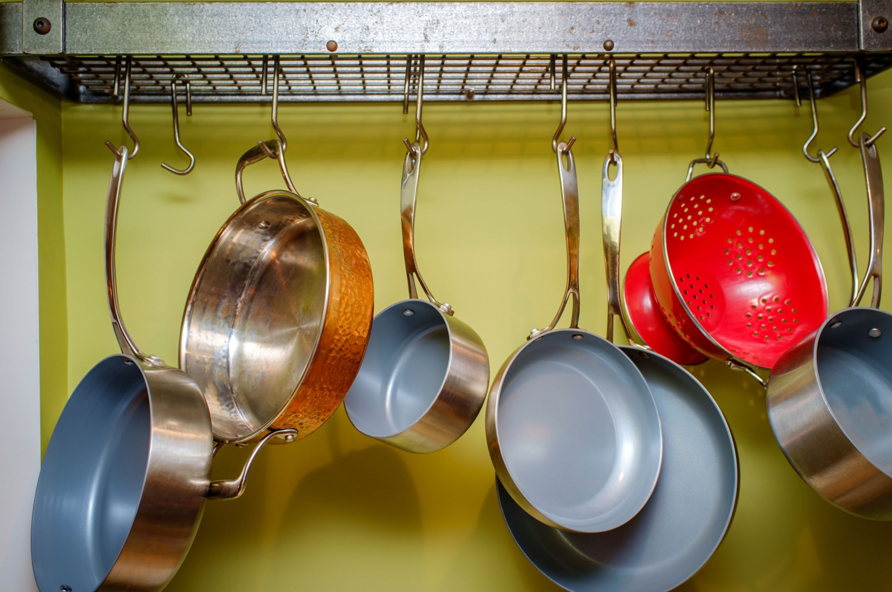 Decorative hanging pots and pans home kitchen display
