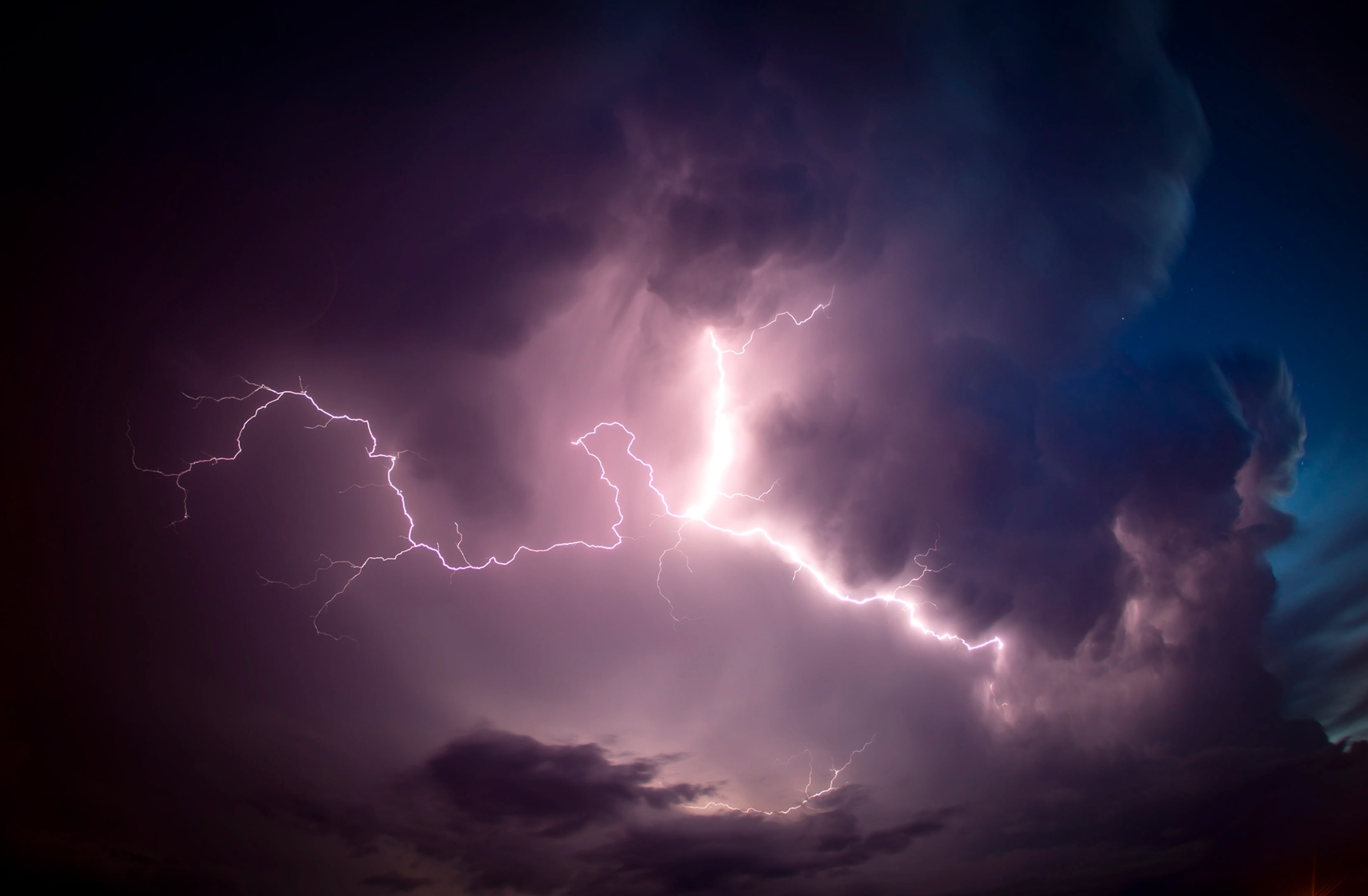 a lightning blot