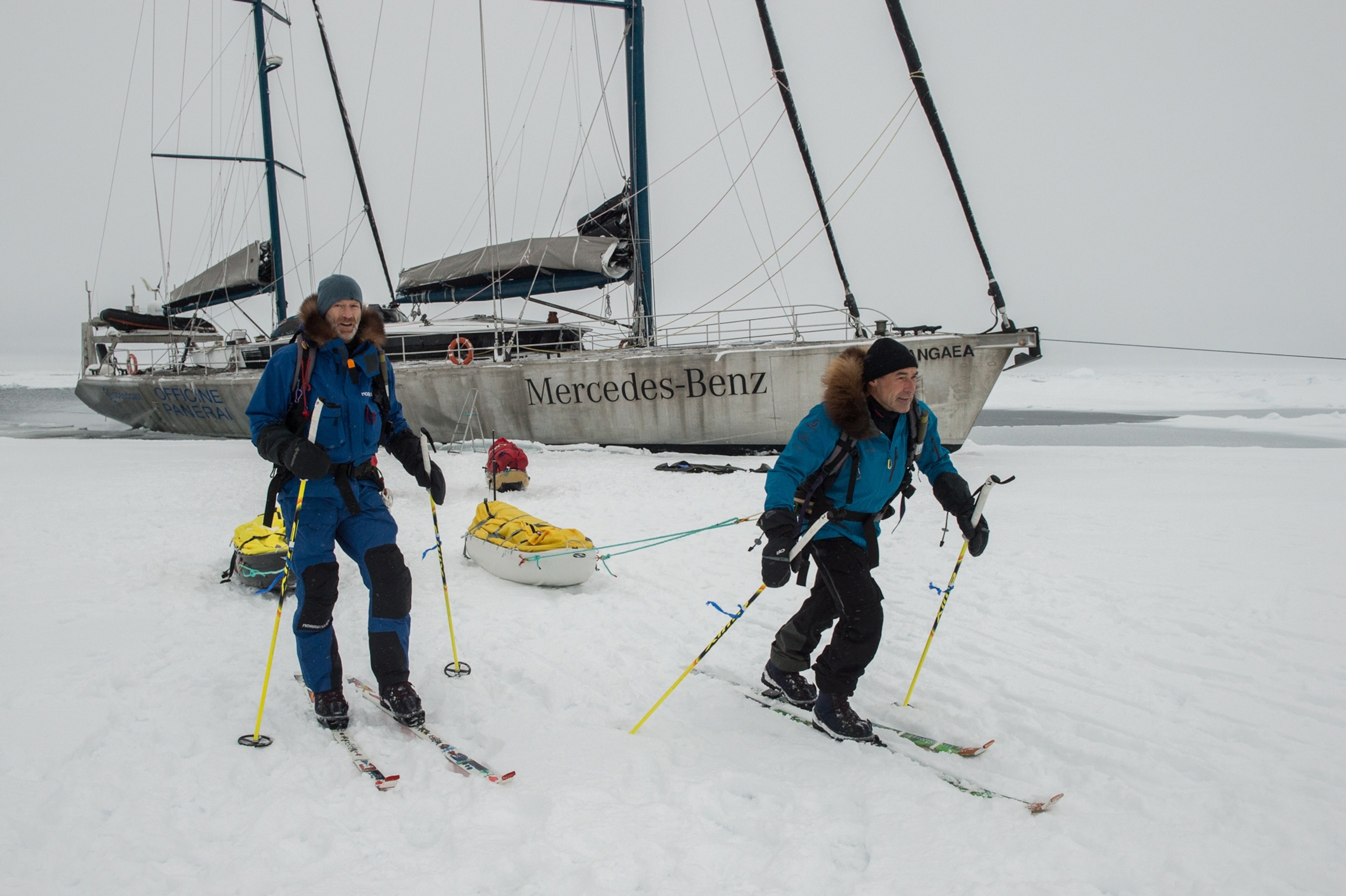 Borge ousland and mike horn ski across the arctic