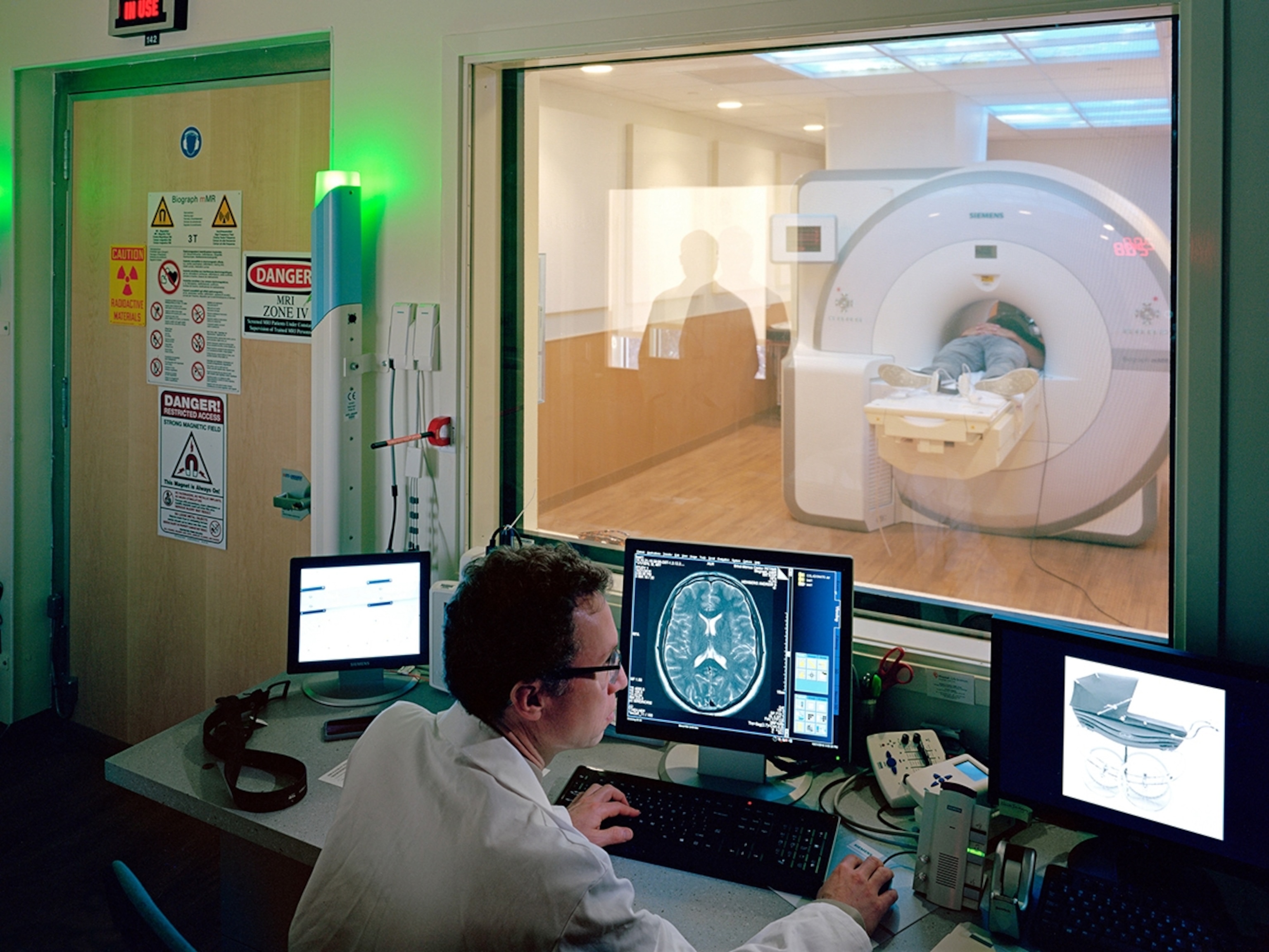 scientist using MRI technology to examine the neurological components of creativity.
