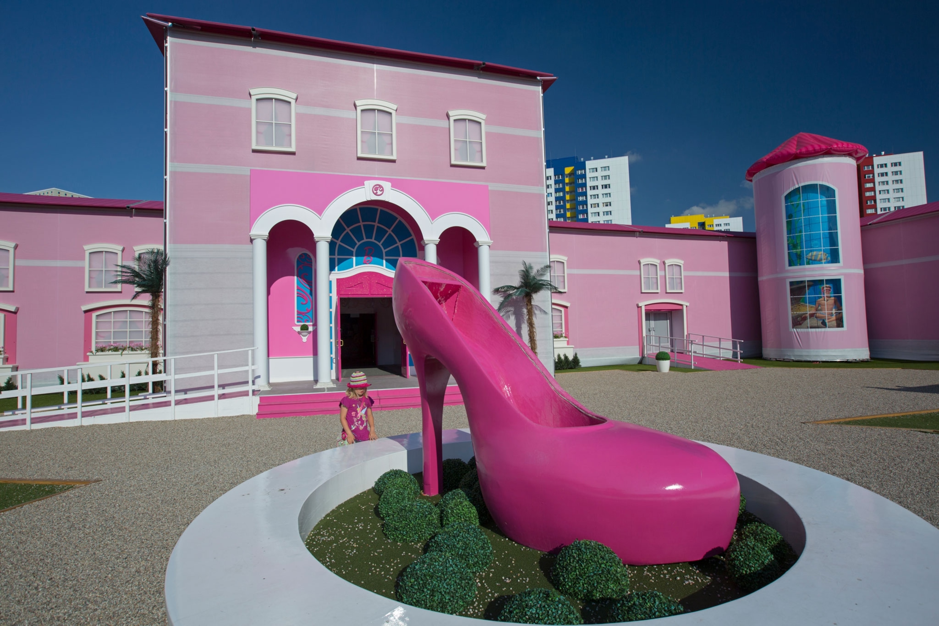 a lifesize interactive barbie dollhouse