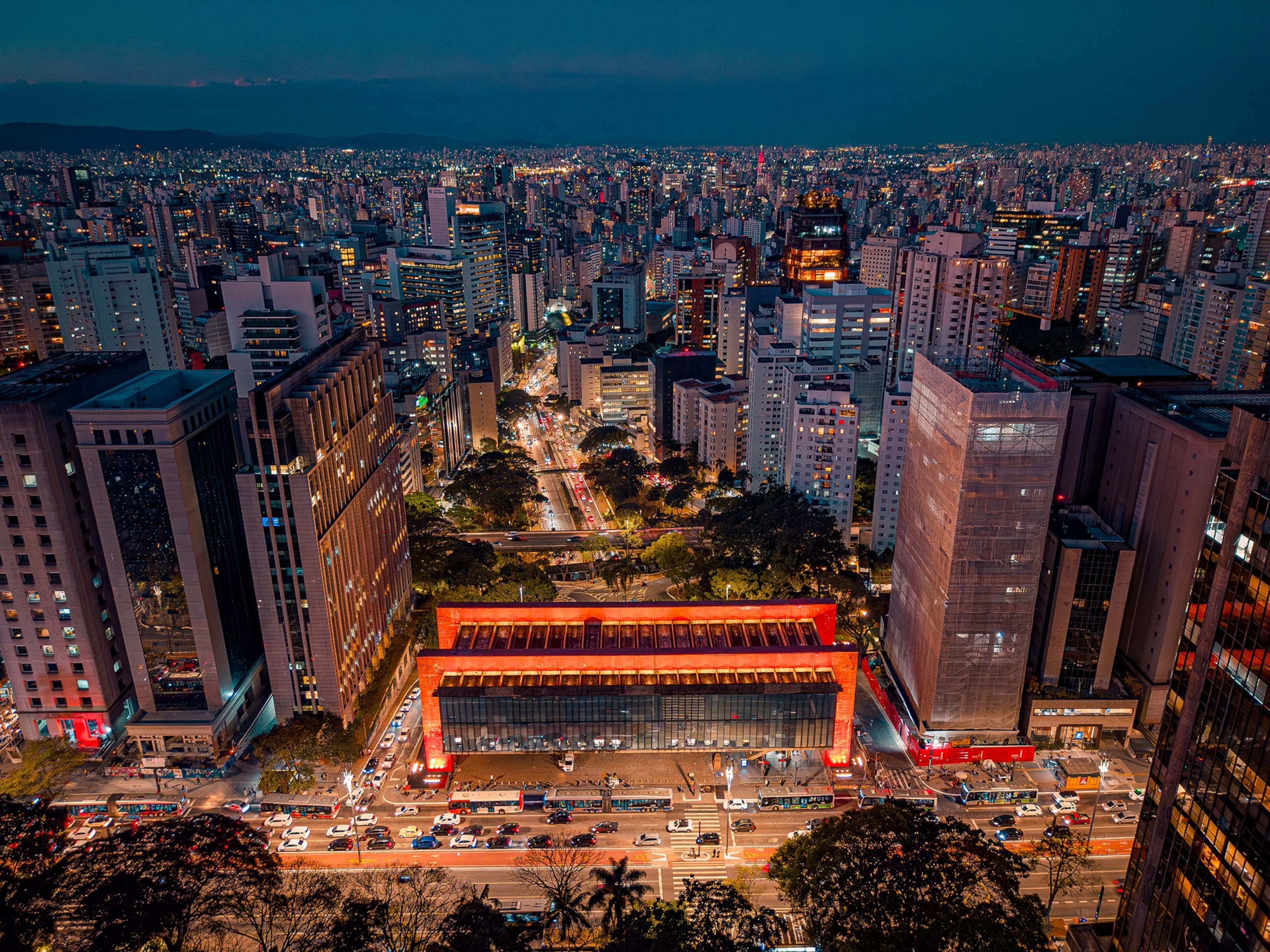 Aerial view of the São Paulo Museum of Art (MAP) illuminated at night
