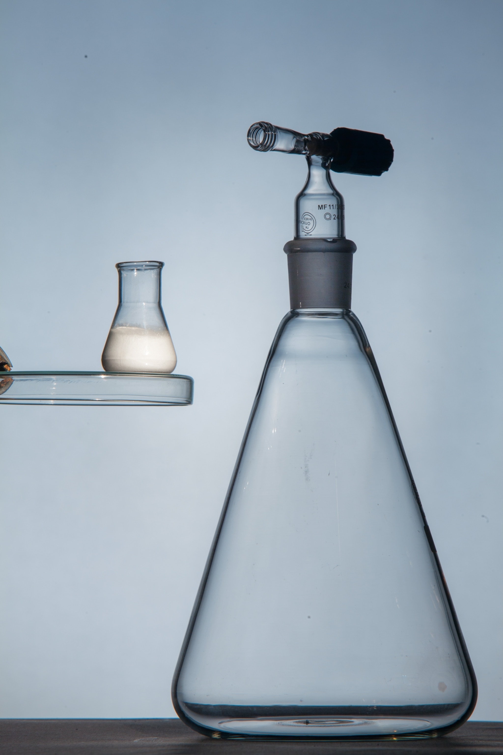flasks containing methane in powder and gas form