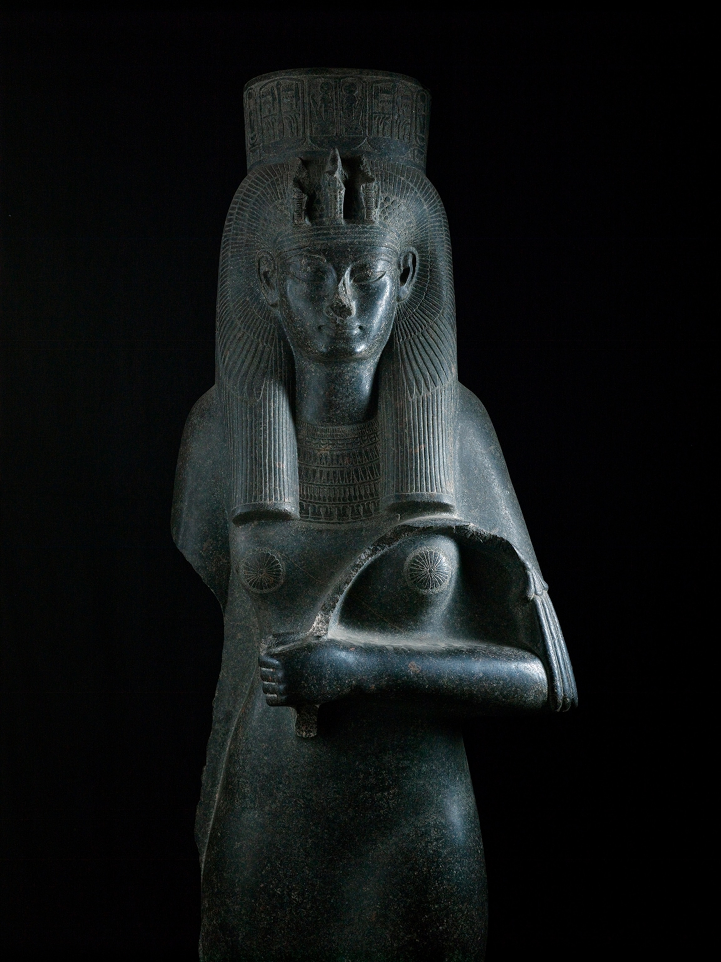 a statue of Tiye