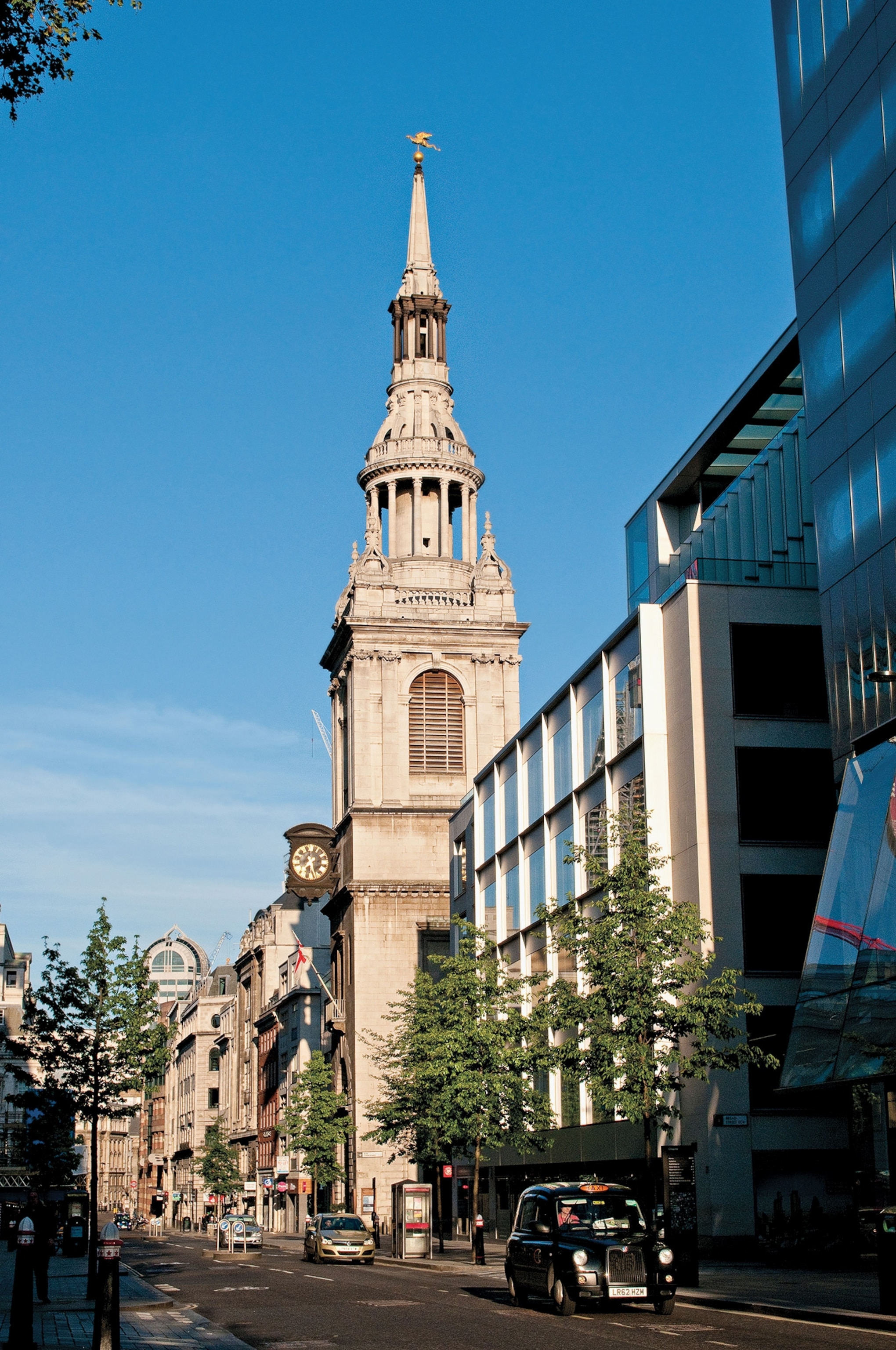 Cheapside was London’s leading commercial area since medieval times and since 1491 a famous goldsmith’s district. The legacy lives on in the One New Change premier shopping center.