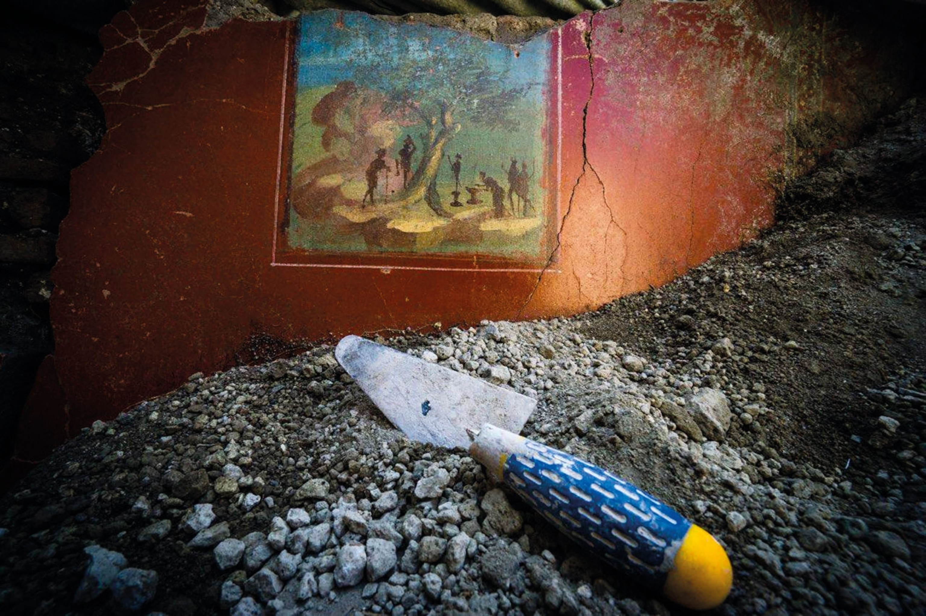a trowel and a fresco