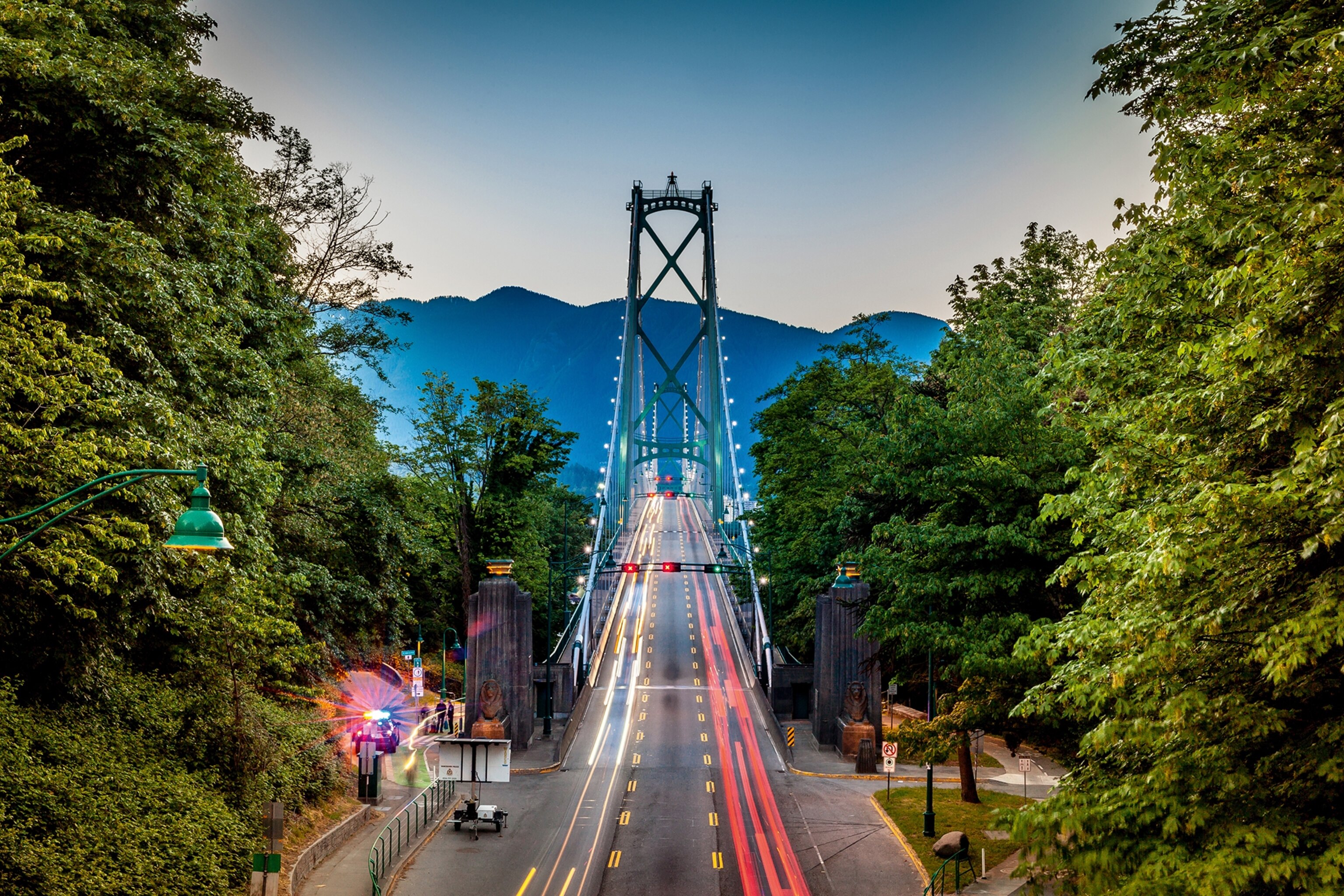 The Lions Gate Bridge in Vancouver at dusk