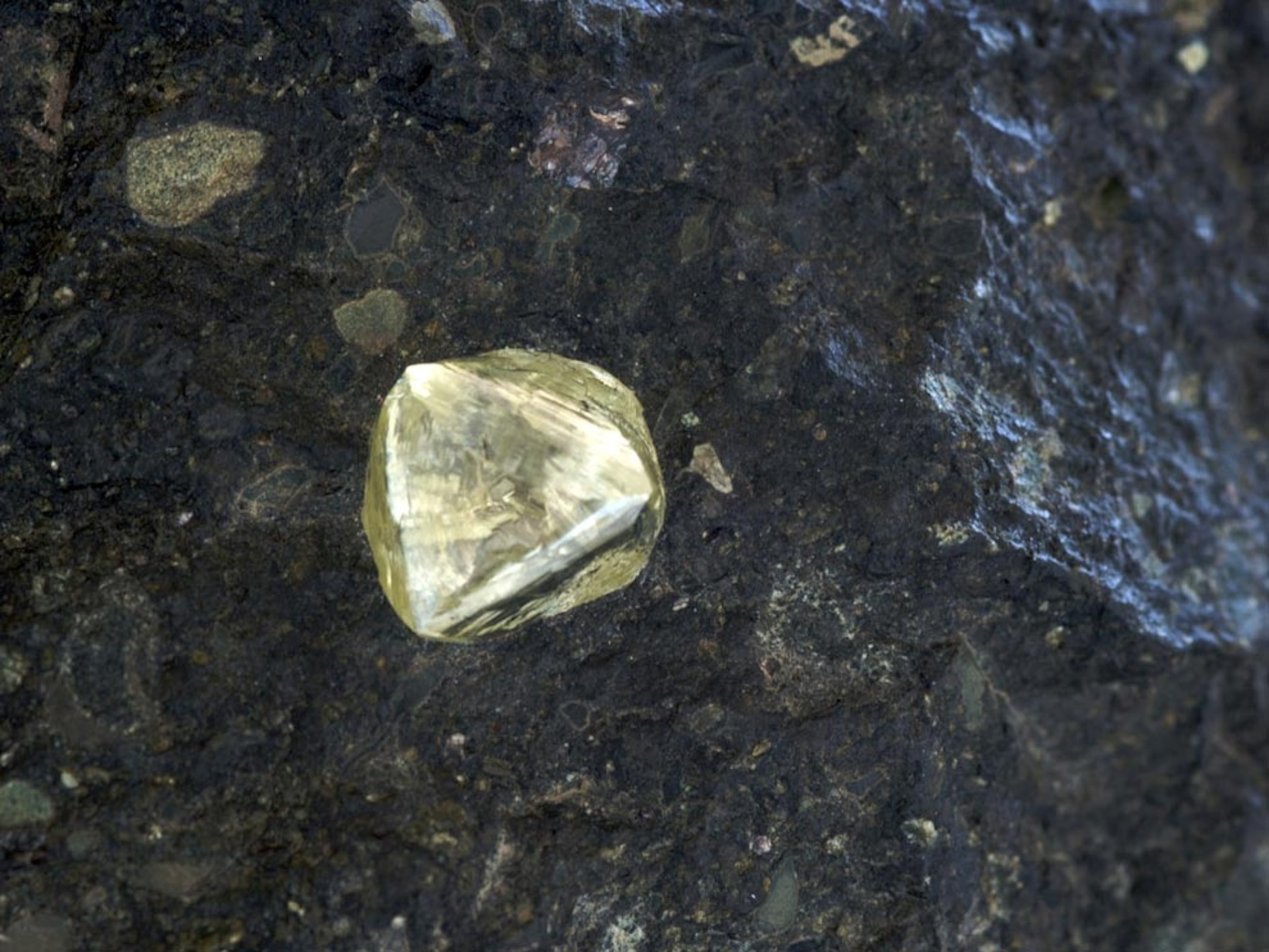 Yellow diamond in kimberlite