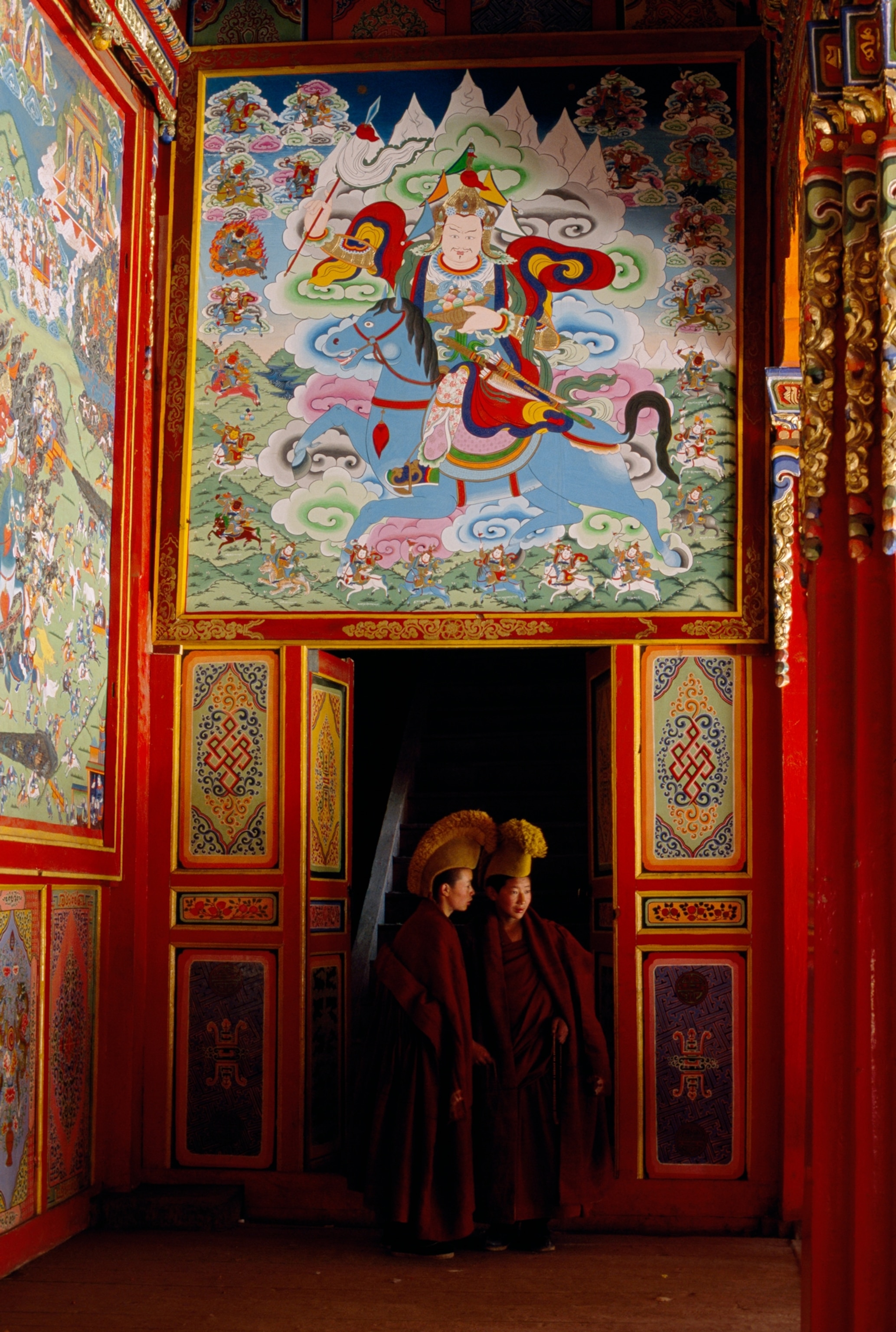 Tibetan monks in Taktsan Lhamo monastery