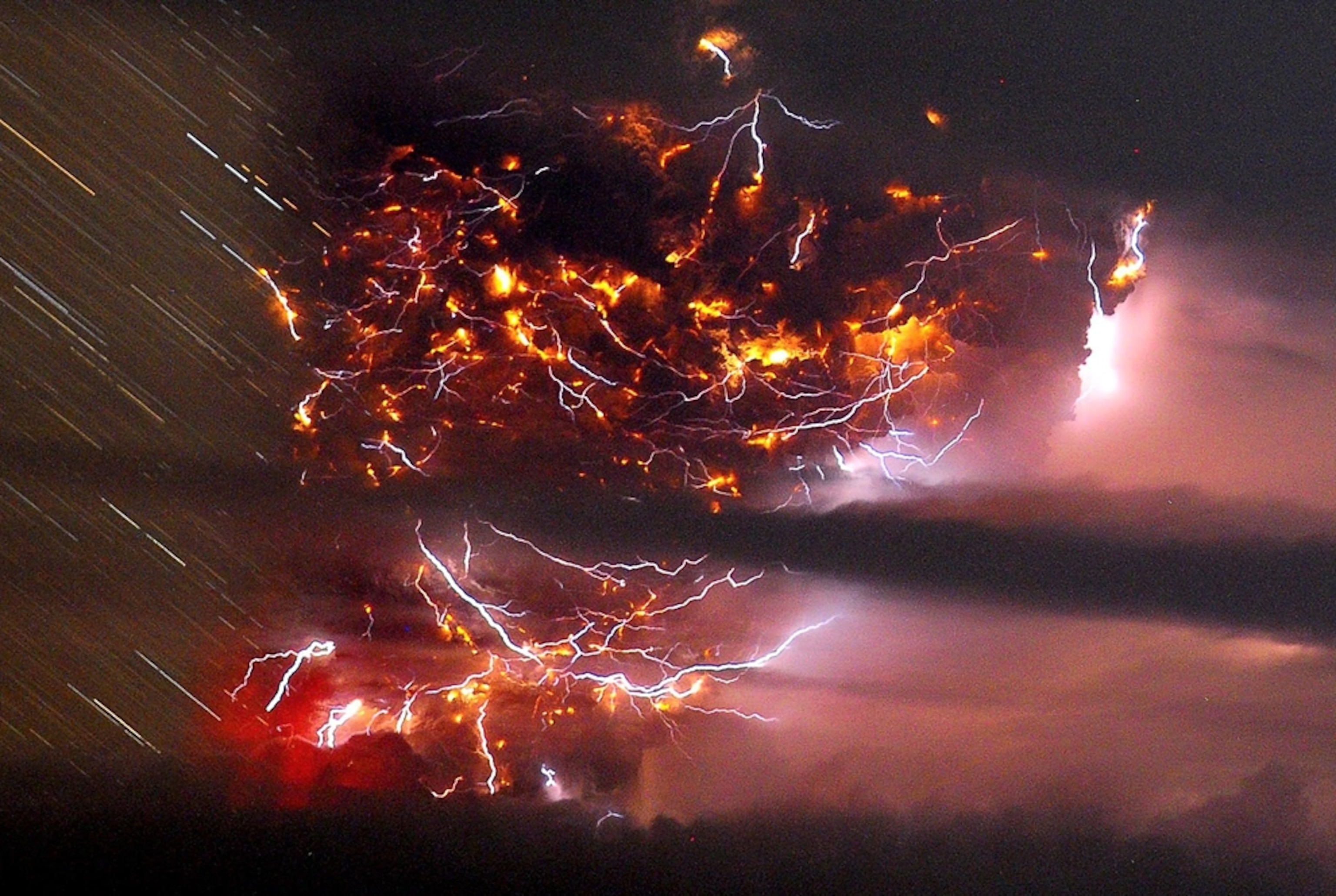 Chile volcano lightning picture: Puyehue