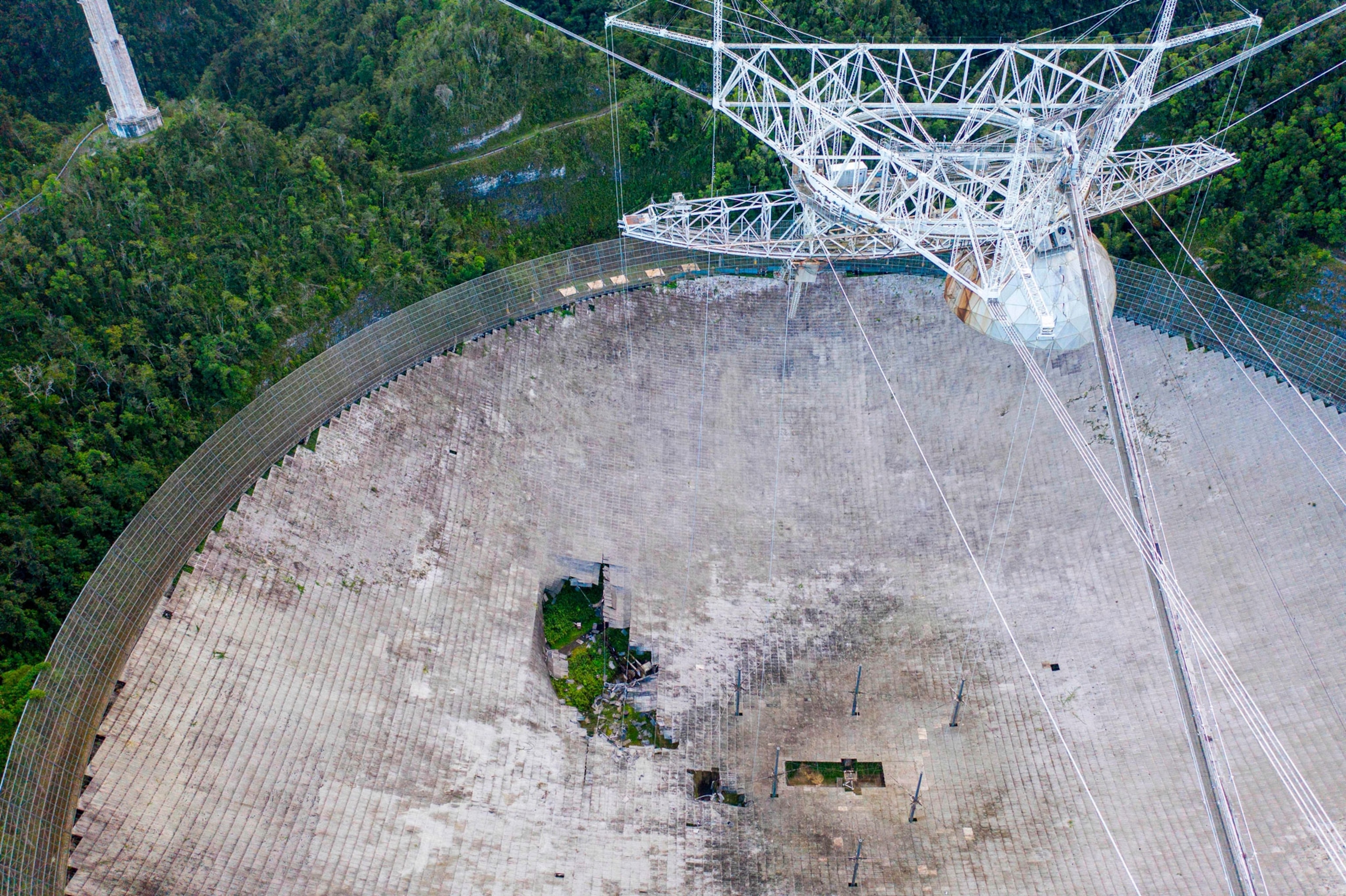 Arecibo damanged