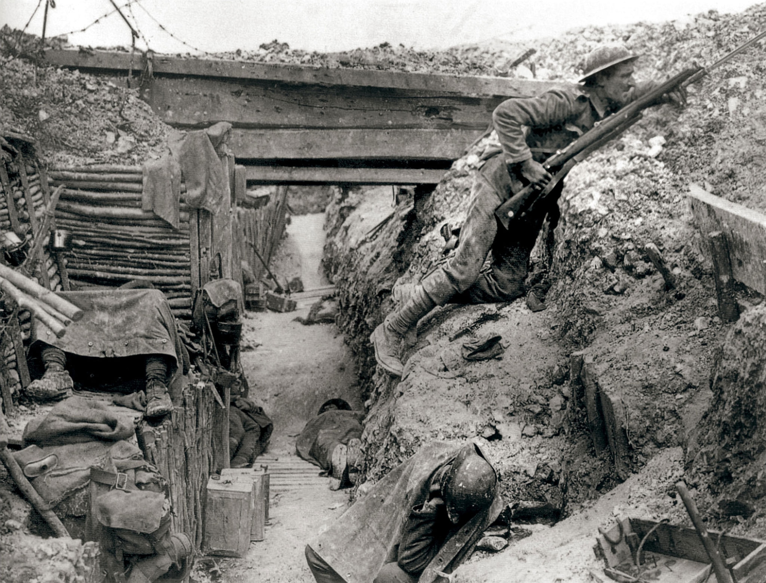 a soldier in a trench at Somme during WW1