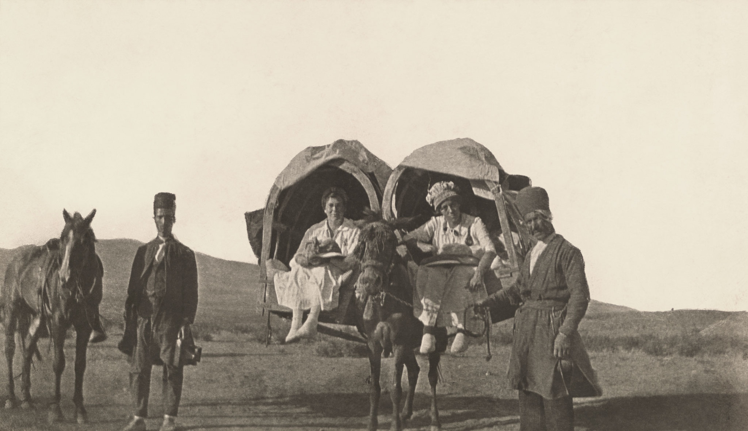 women traveling