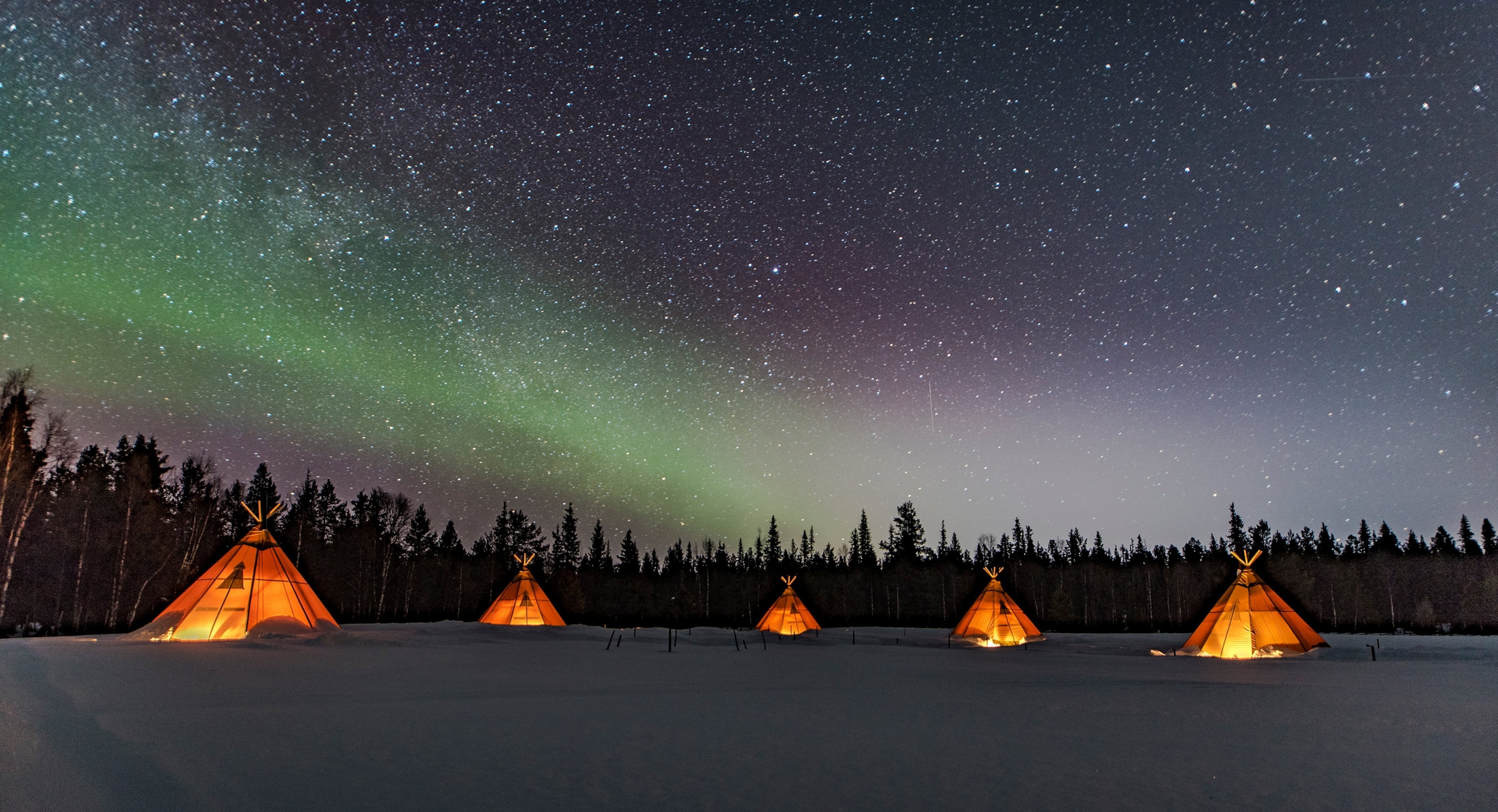 Sapmi Nature Camp at night in Sweden
