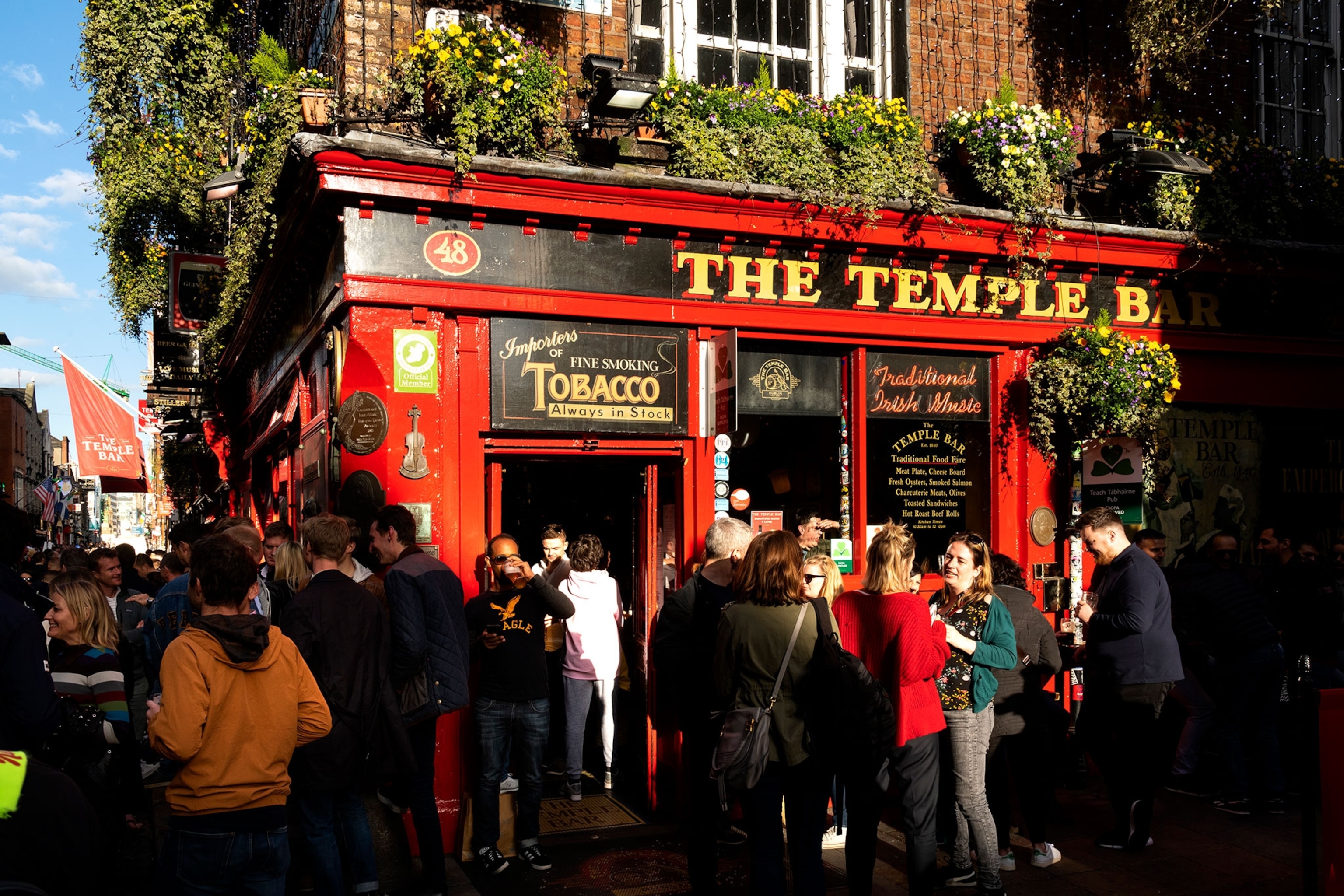 Crowds of tourists in the Temple Bar area of Dublin.