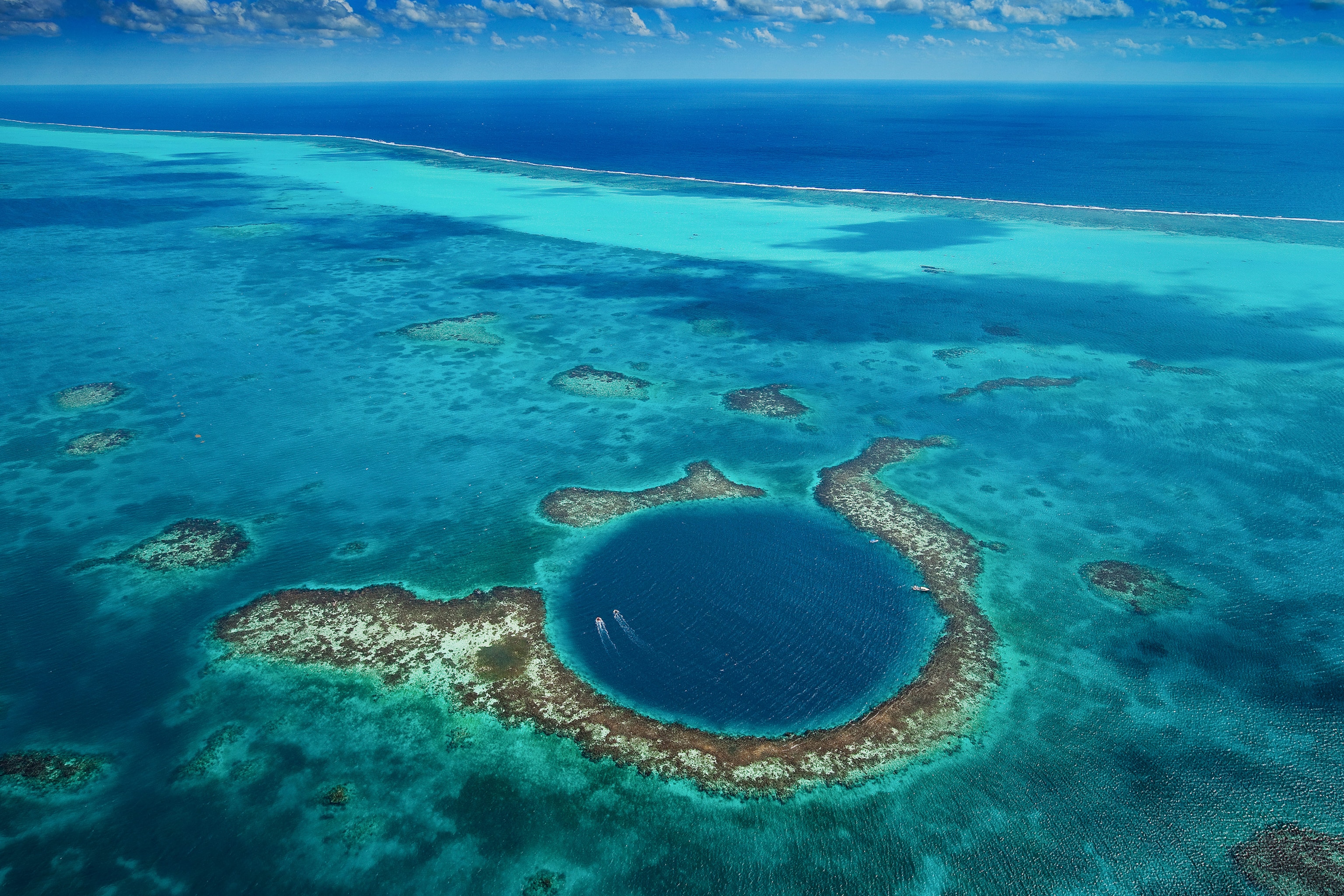 the Great Blue Hole, Lighthouse Reef, Belize