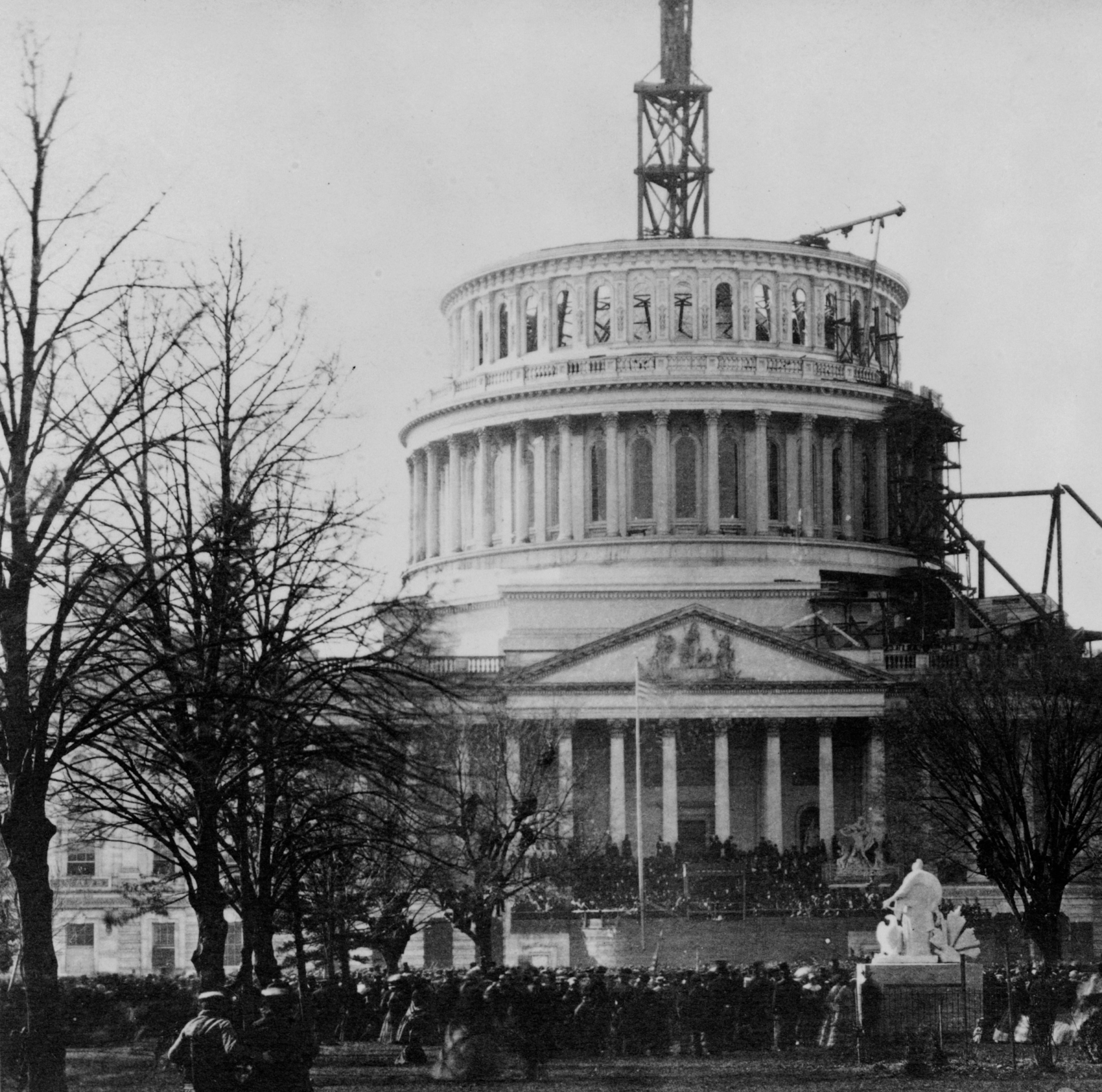 Abraham Lincoln inauration in front of a partially built US Capitol