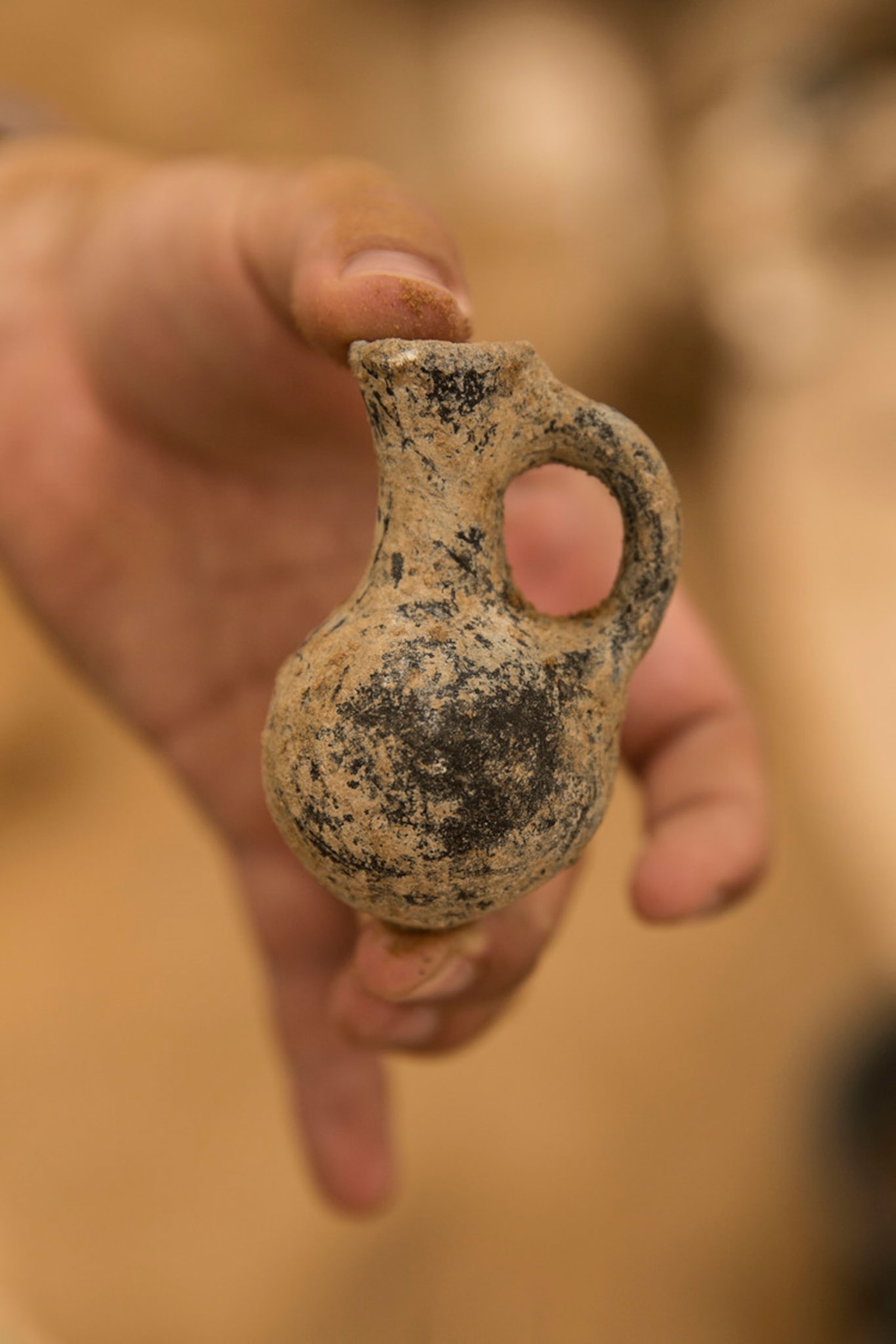 perfume pot
