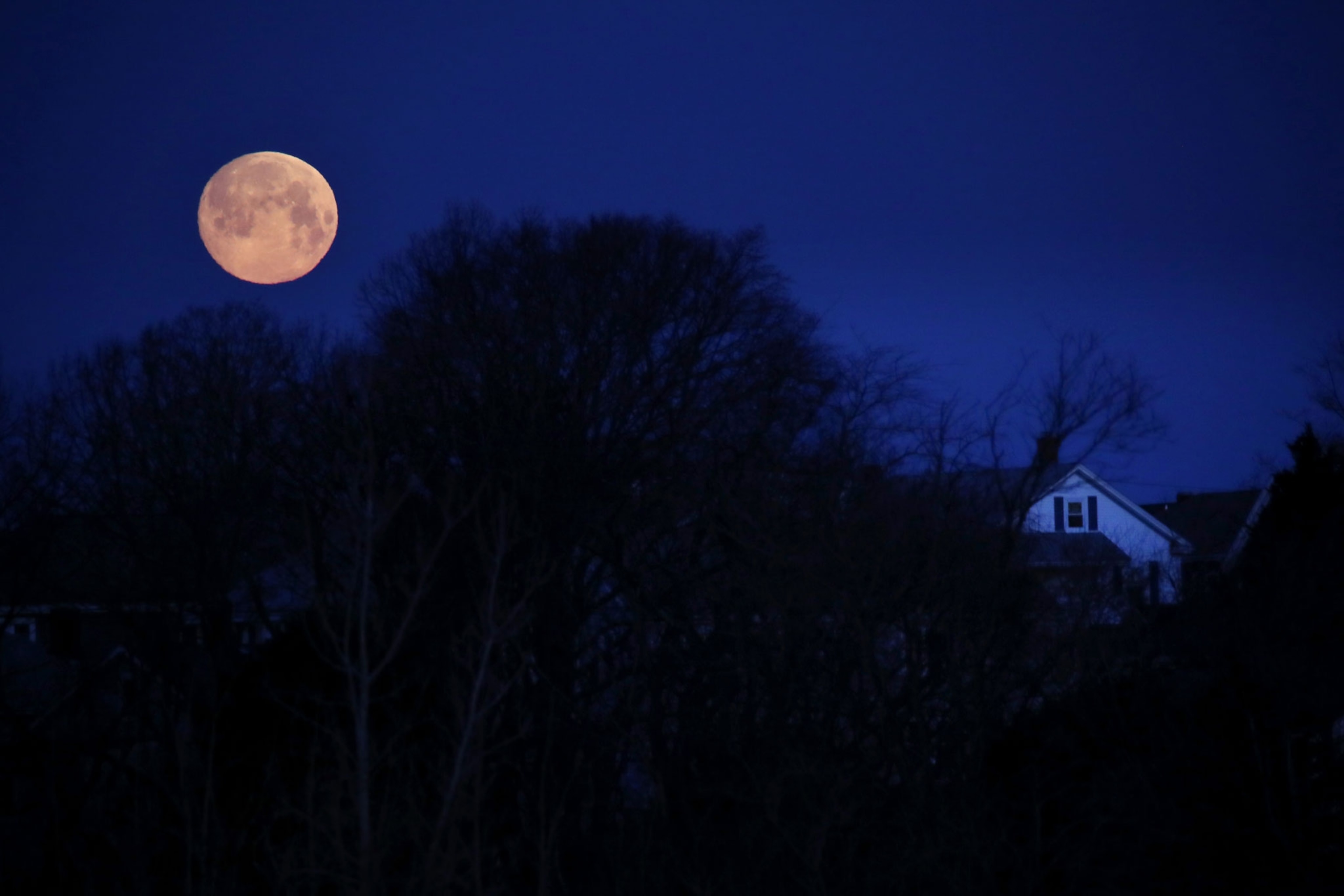 super blood moon