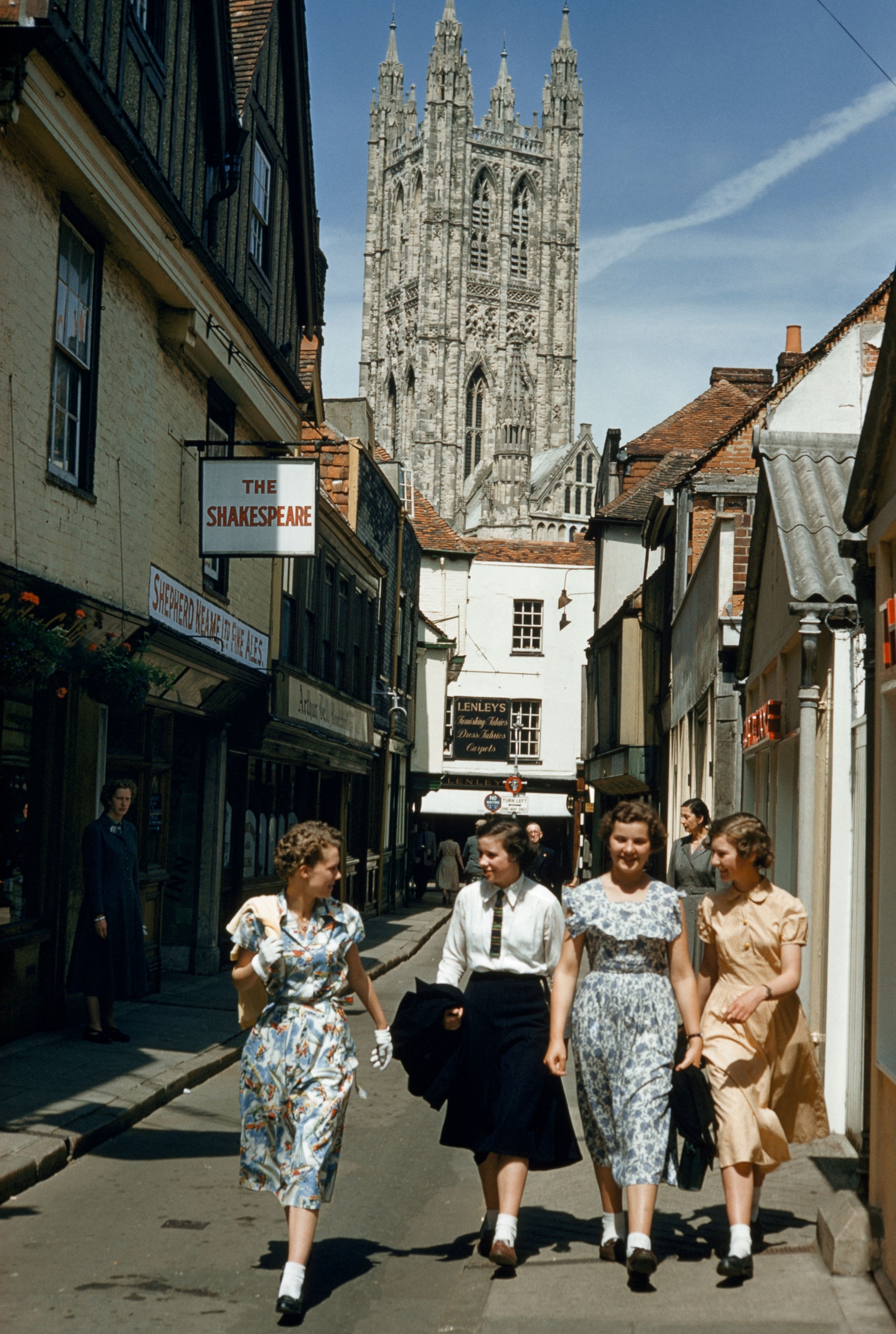 women walking in Kent, England