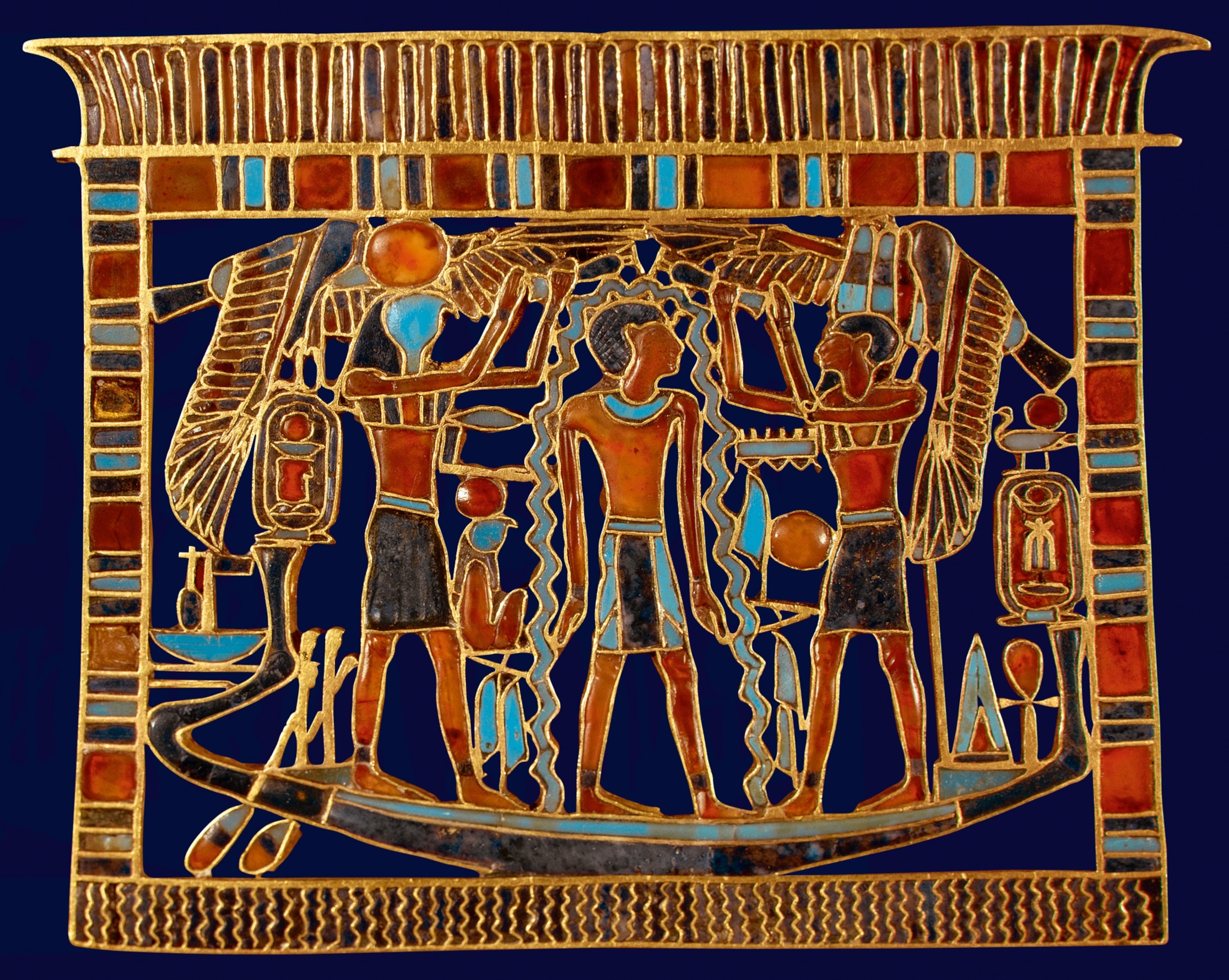 the pectoral depicting Ahmose I found in the coffin of his mother