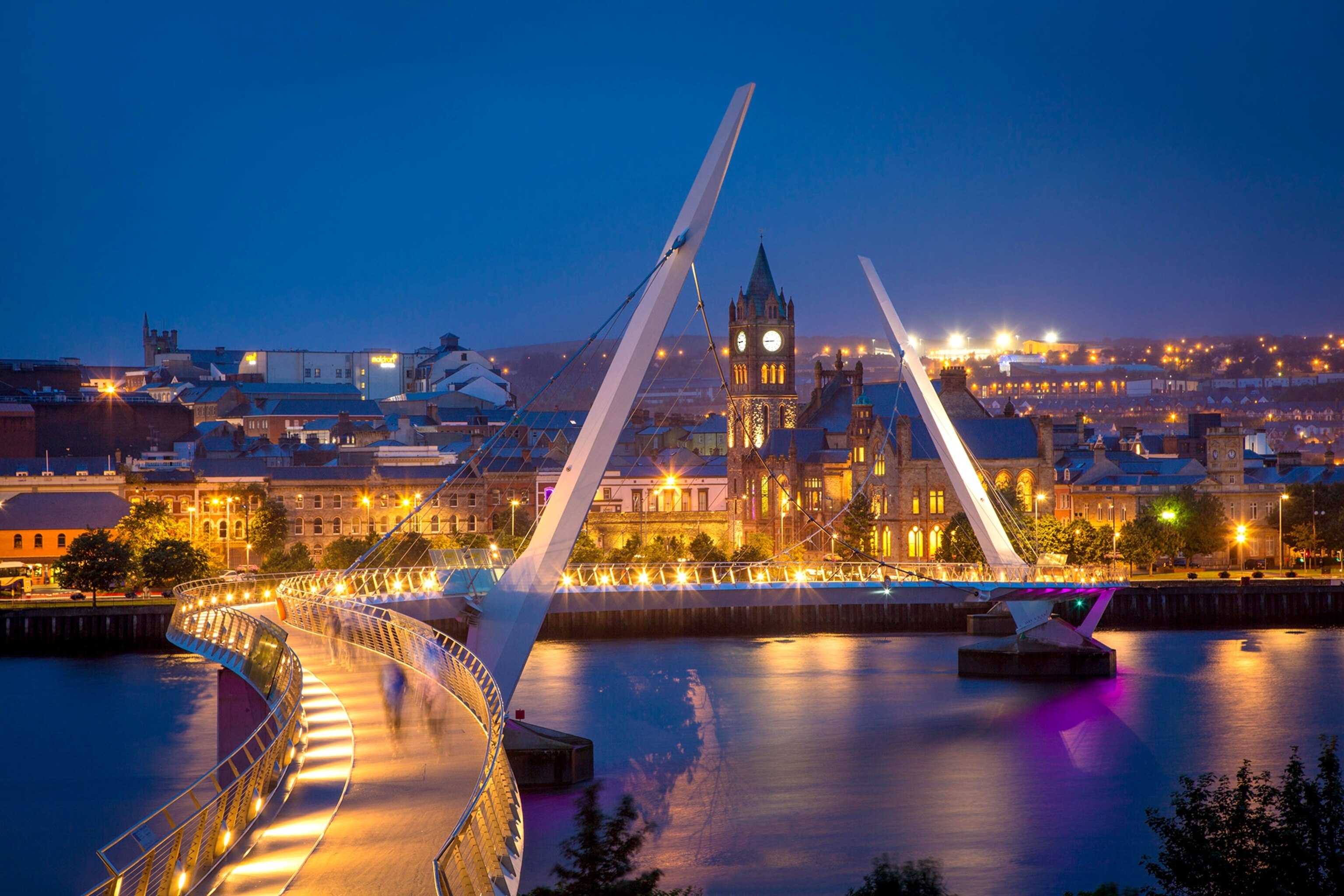 the cityscape in Londonderry, Ireland