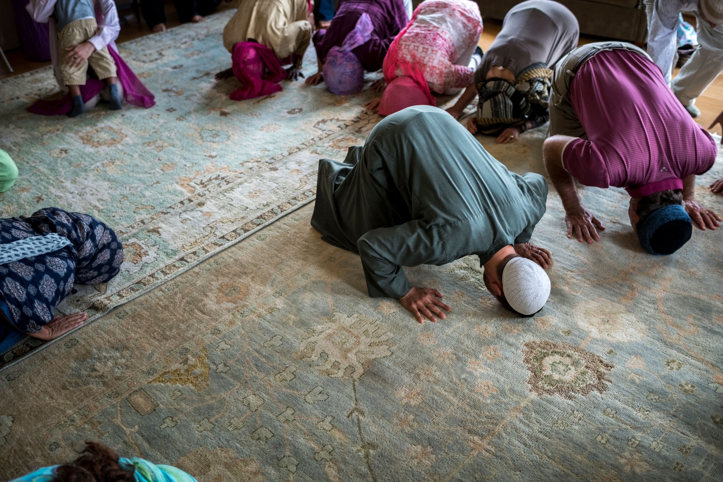Sufi Muslims praying