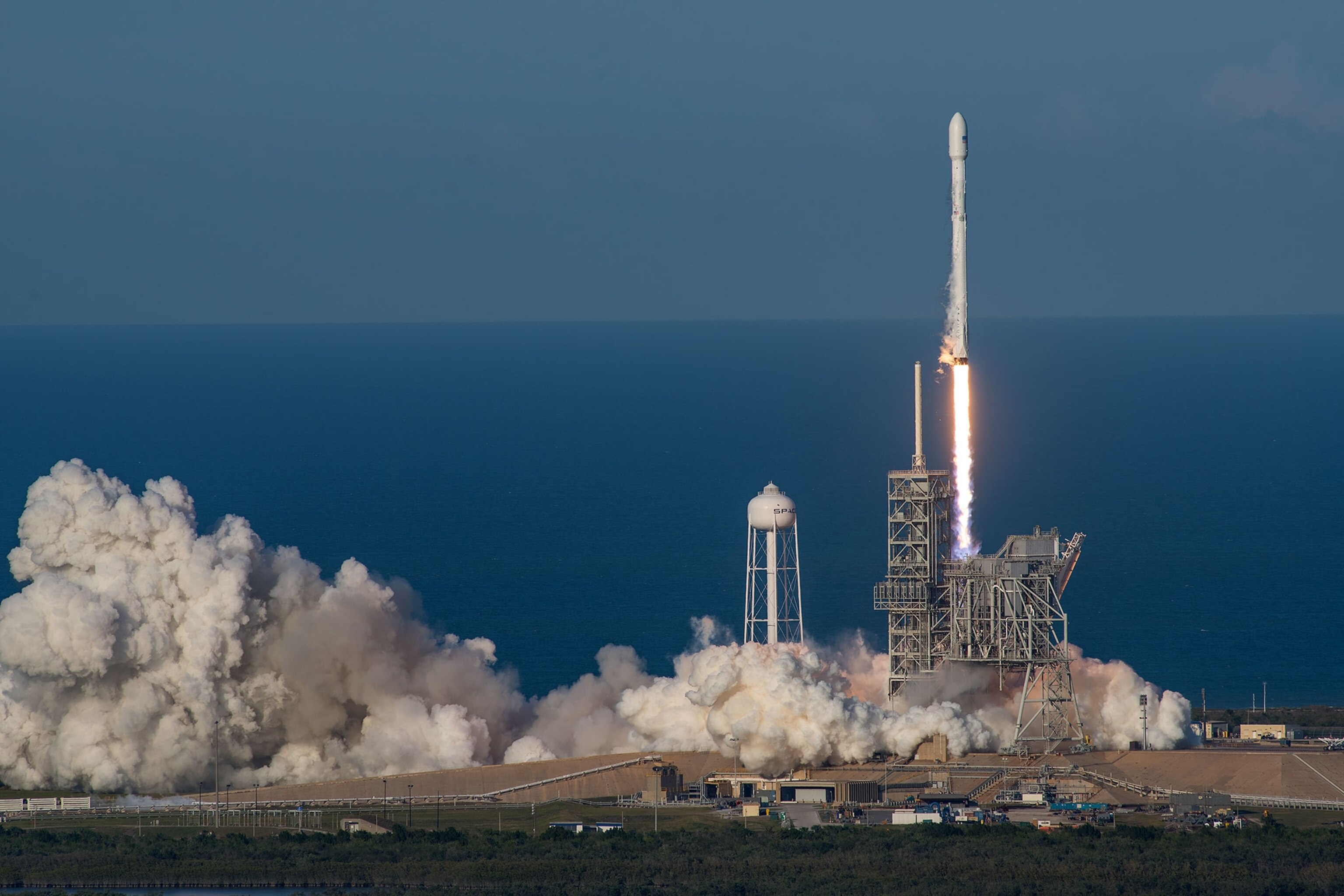 a SpaceX shuttle launching