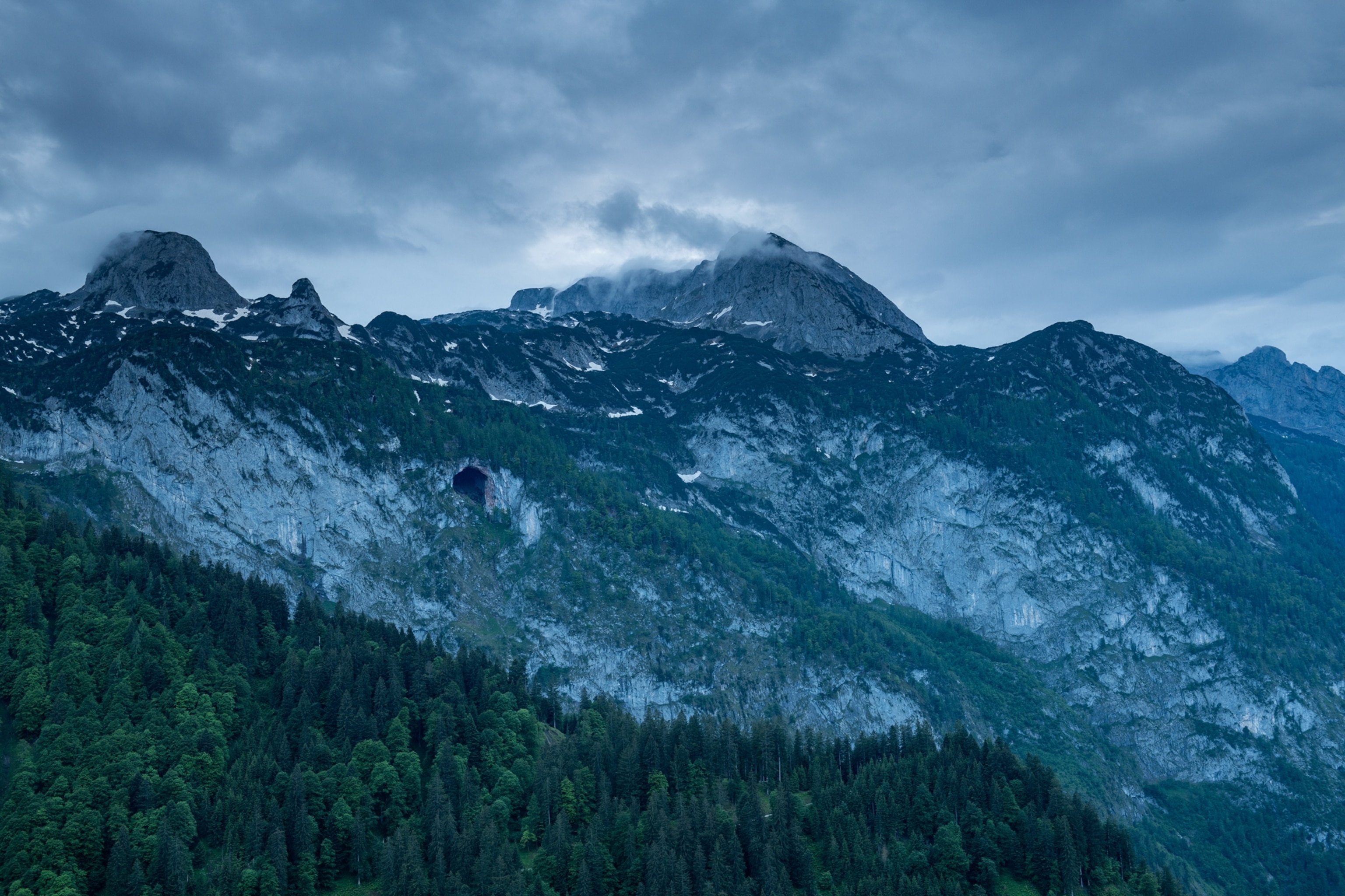 Picture of mountain range.