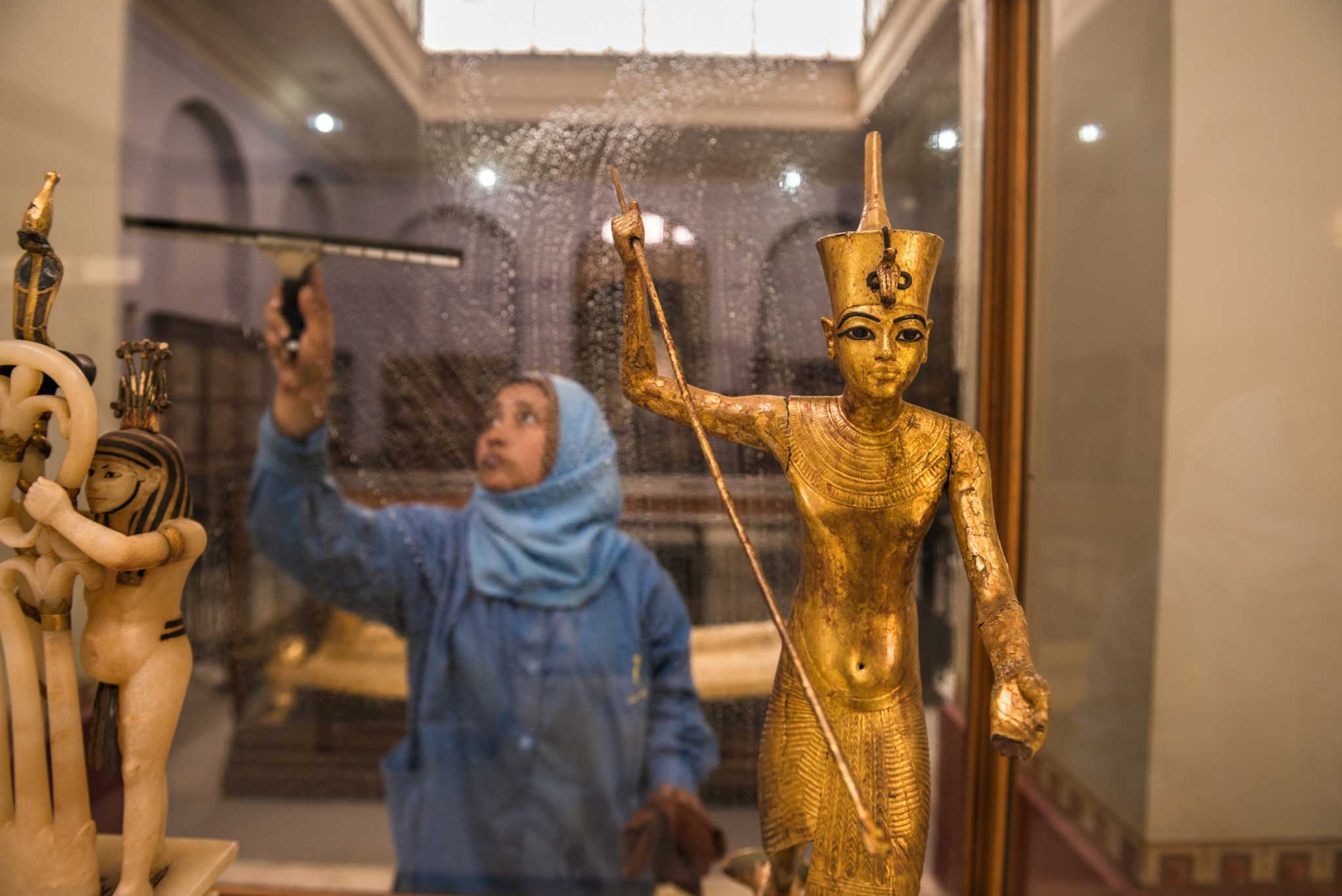 an Egyptian statue of Pharaoh Tutankhamun