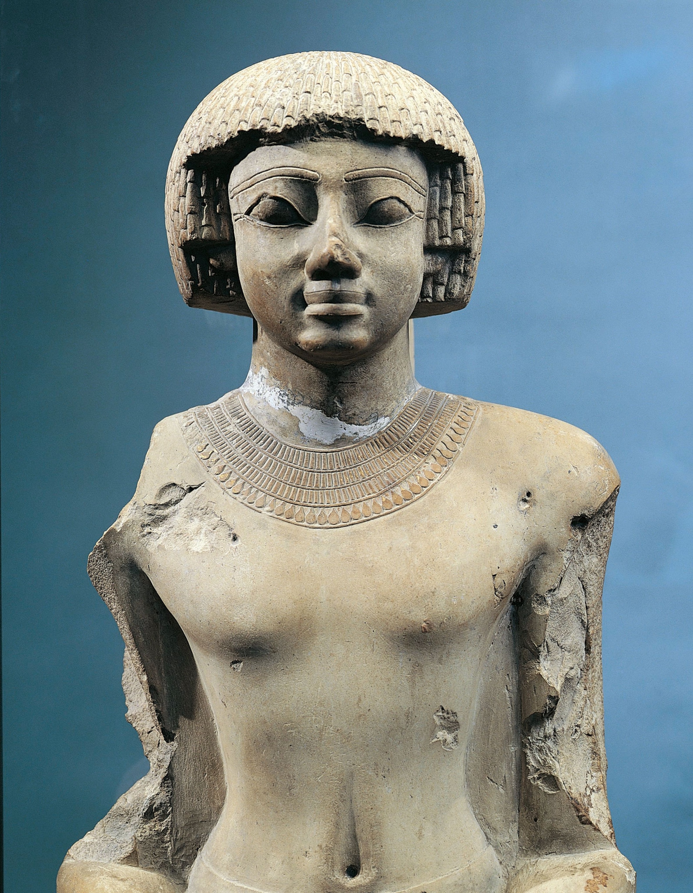 a statue of Ahmose I
