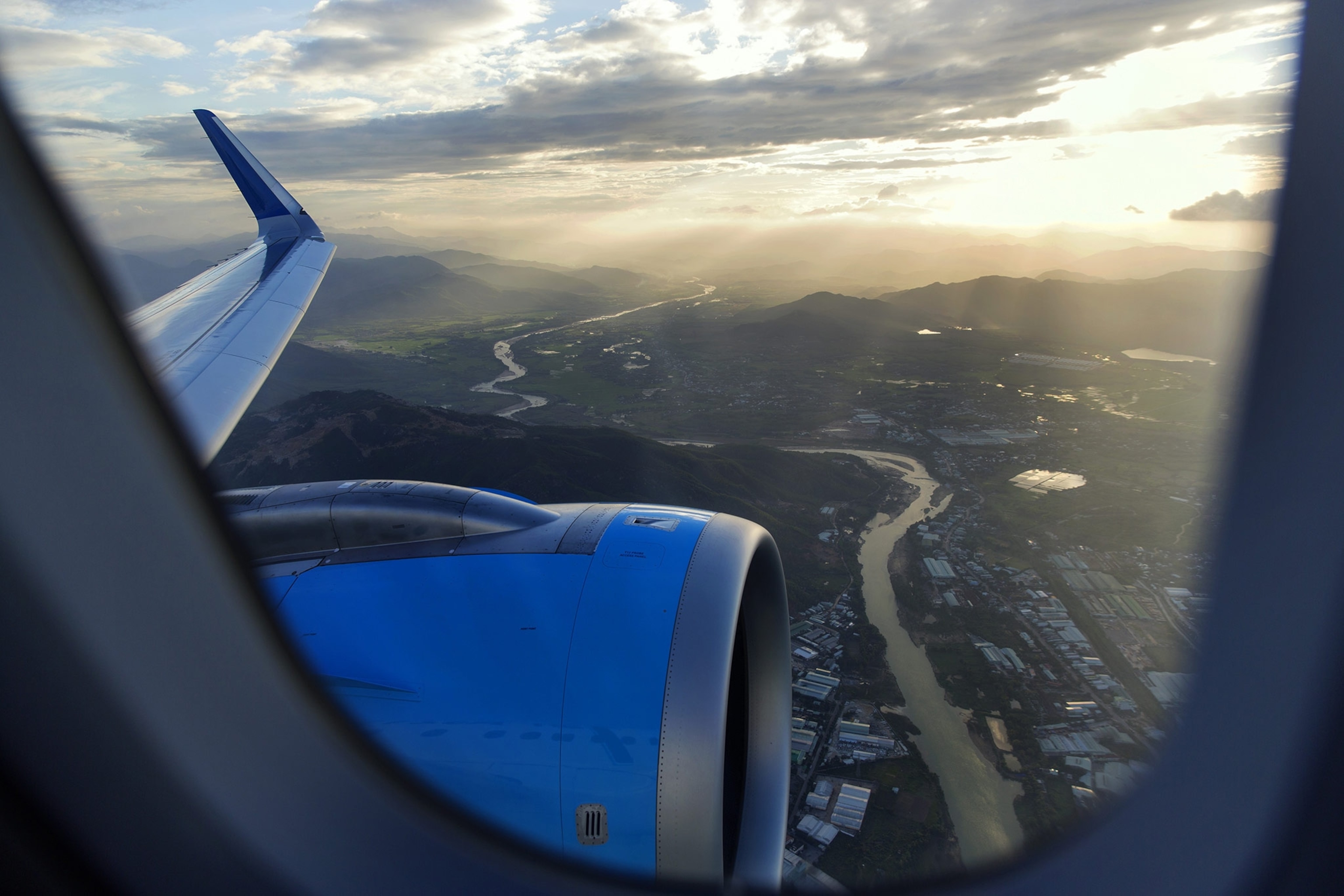 the view out of an AIrbus SE A321 airplane