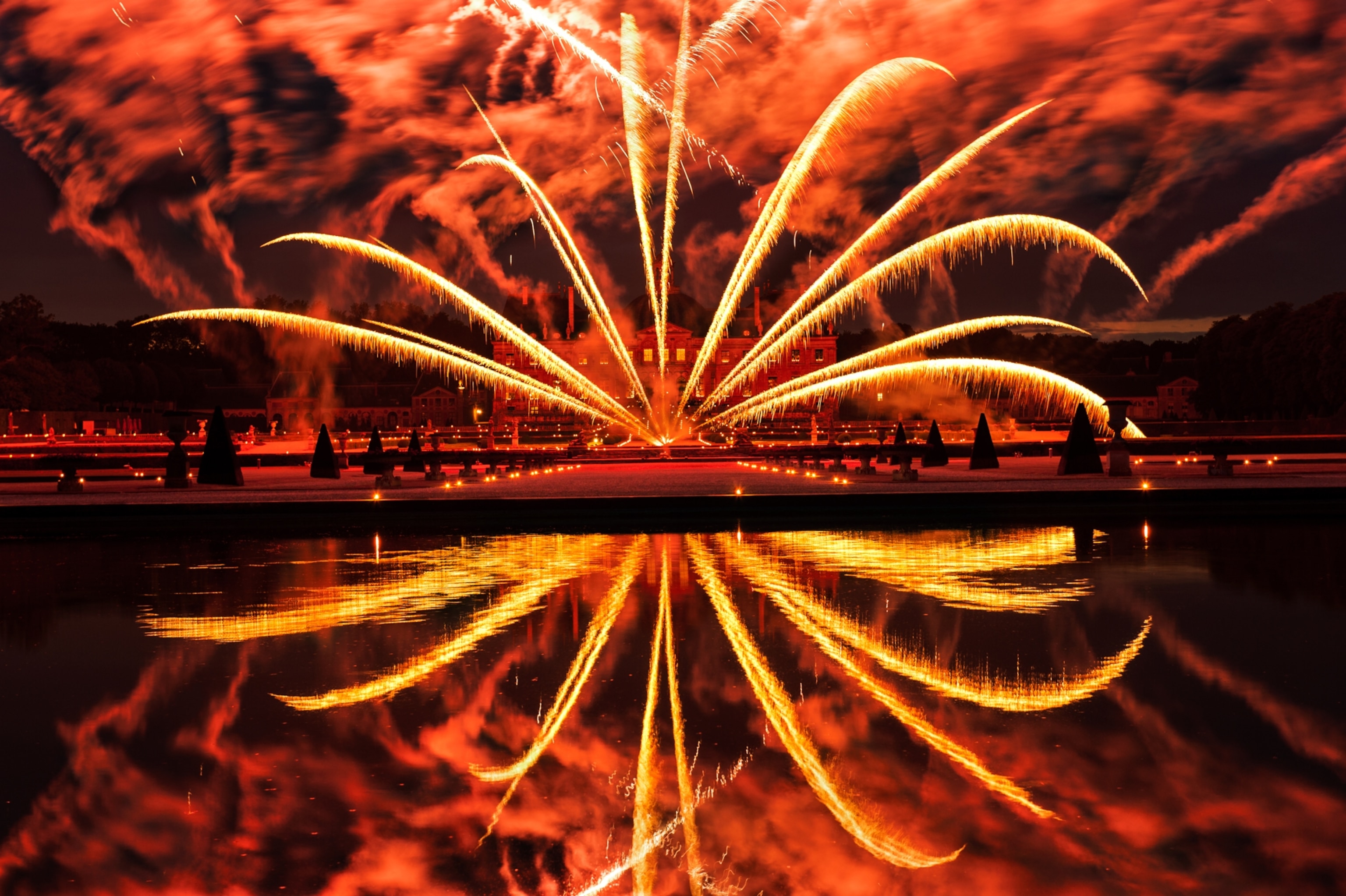 Fireworks illuminate the gardens of Vaux-le-Vicomte