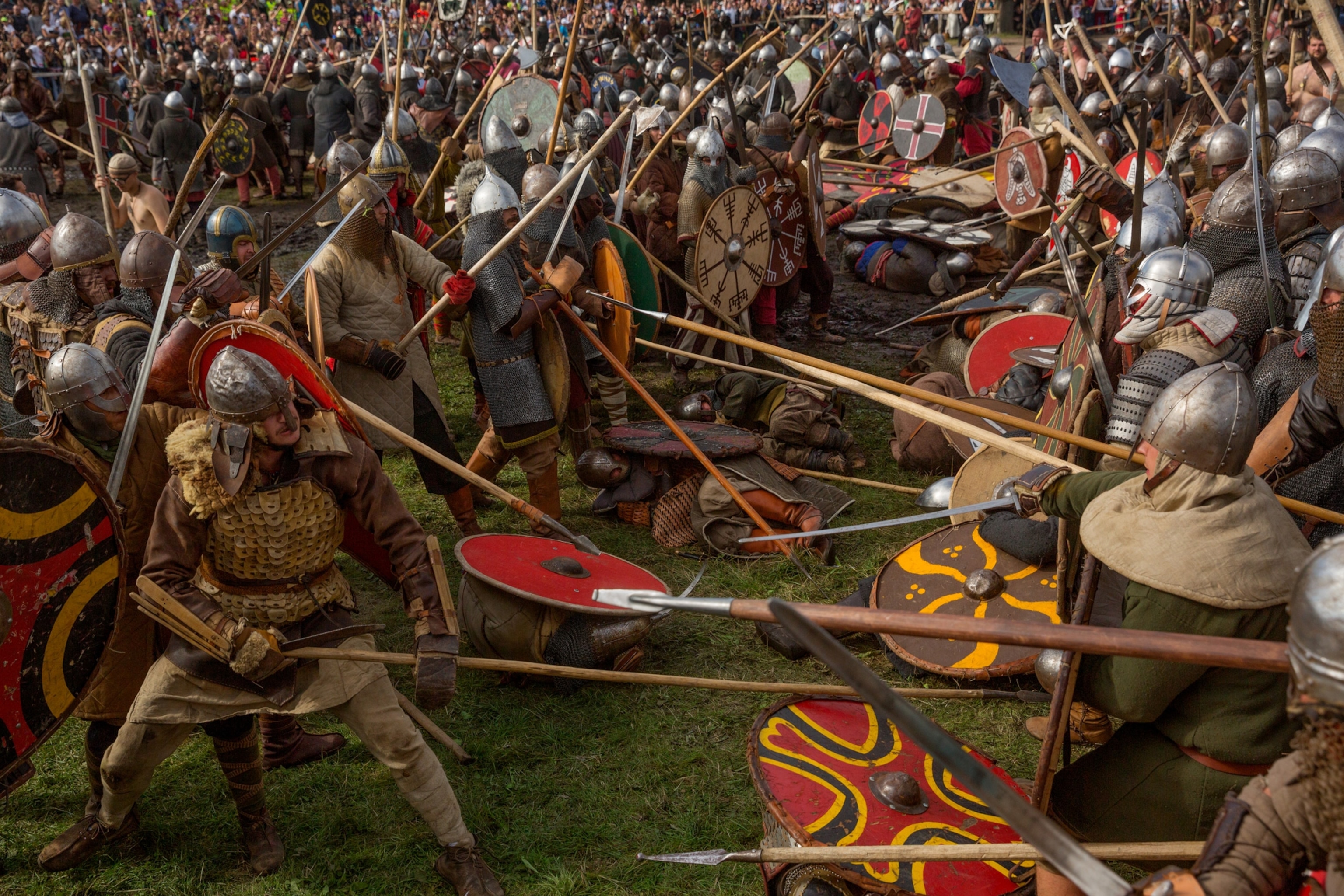 viking re-enactors fighting