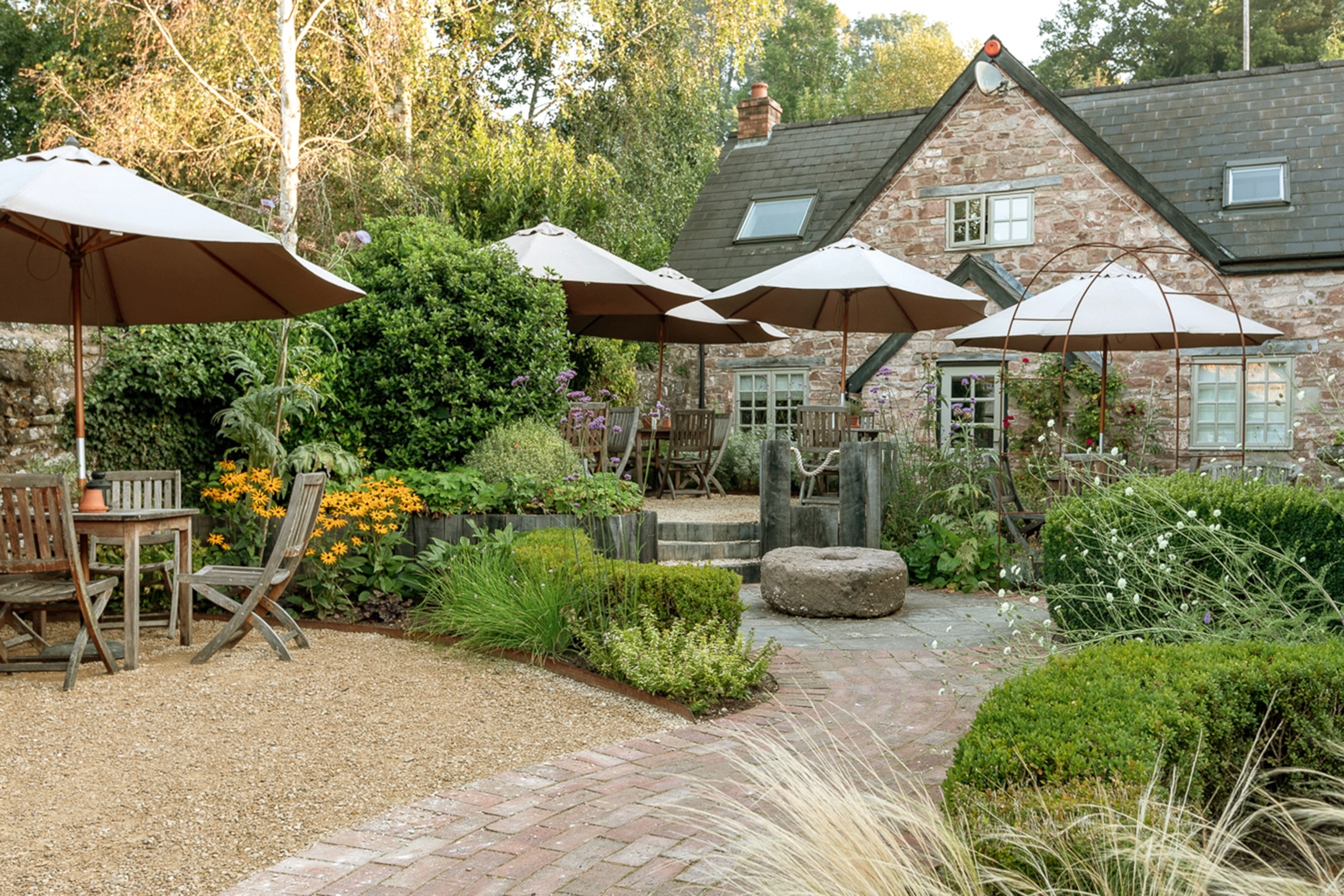 Tudor Farmhouse Hotel patio