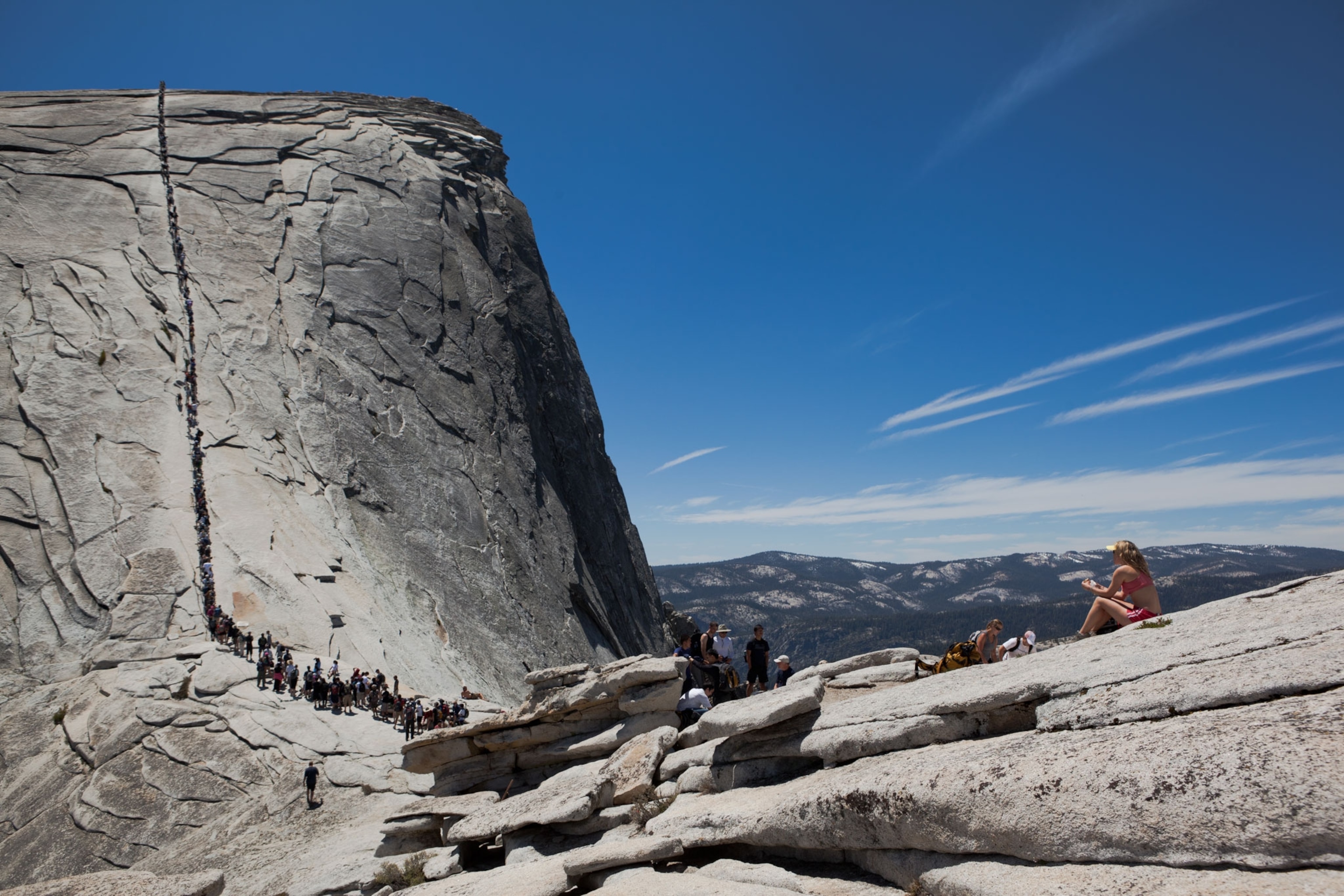 tourists waiting for the cable route at Half Dome