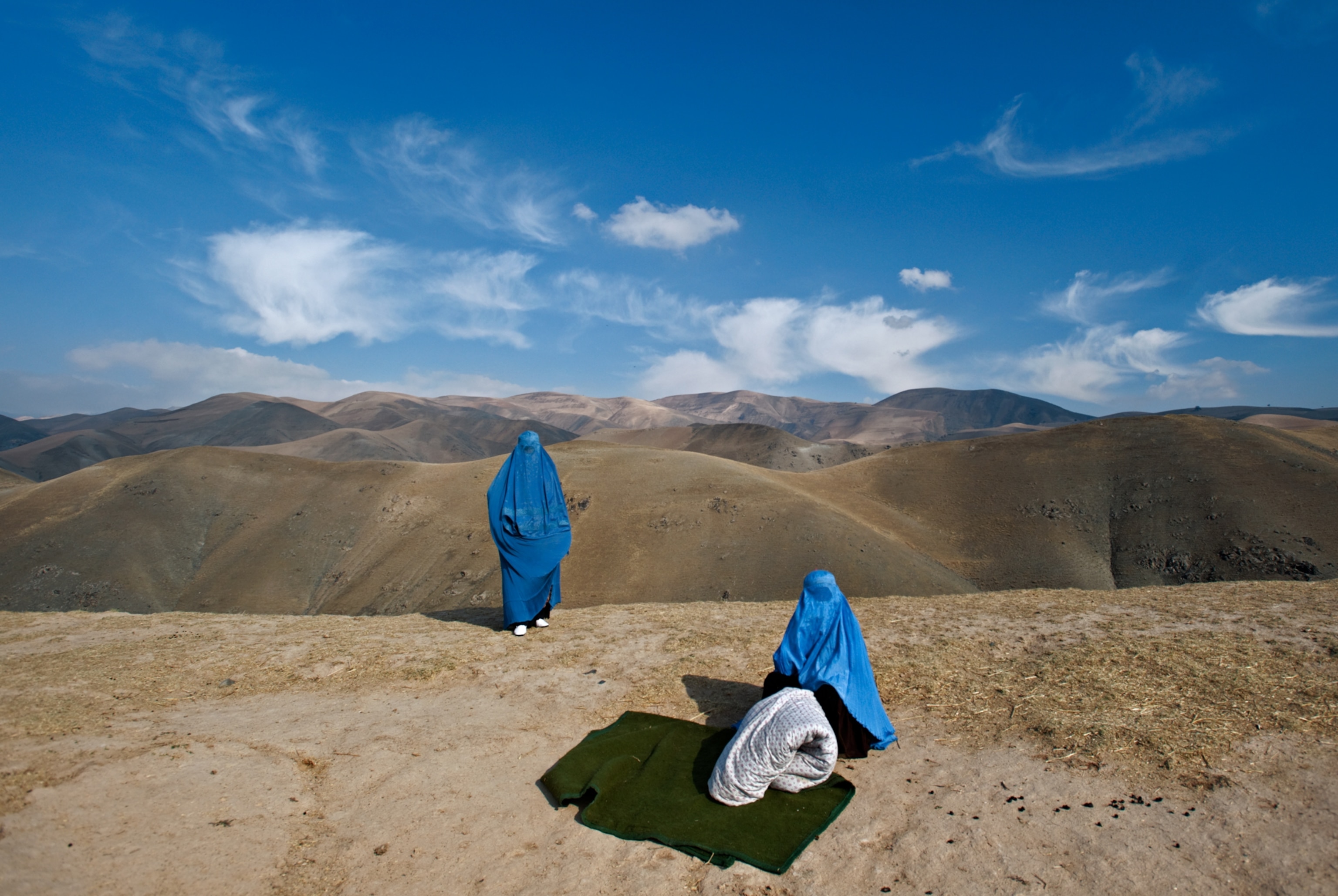 unaccompanied women stranded while on their way to the hospital