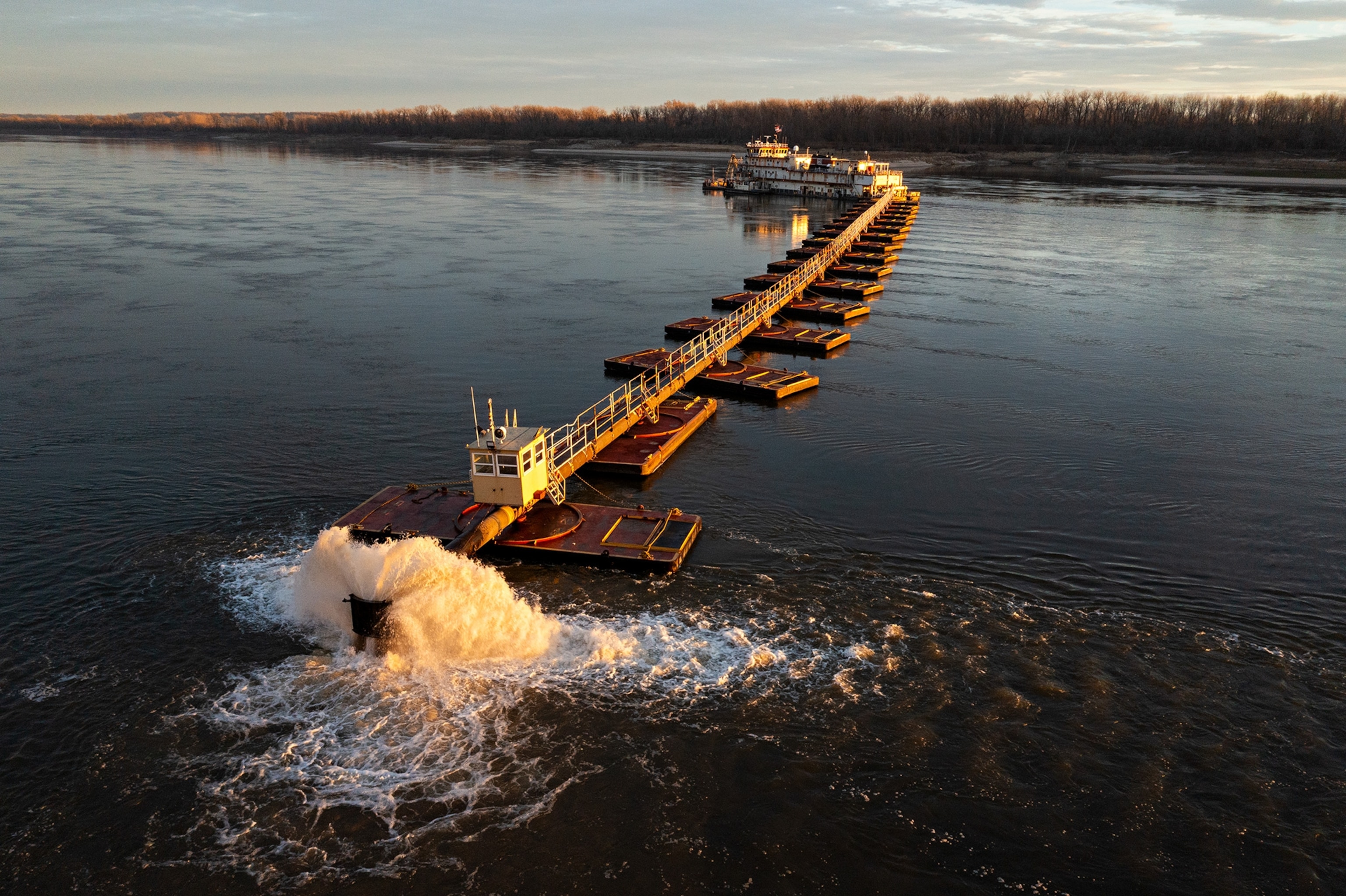 The Dredge Potter on the Mississippi River.