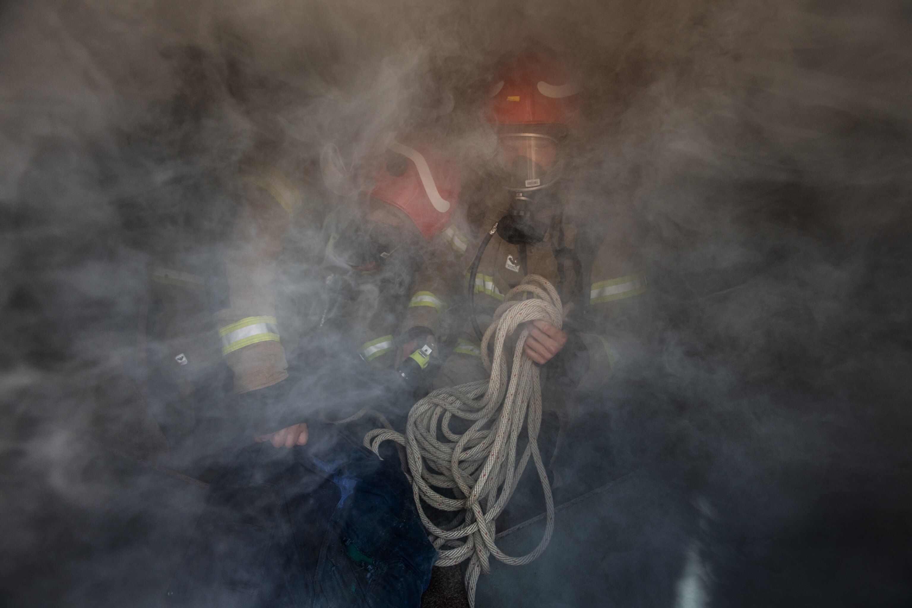 a heavy smoke fire fighting training