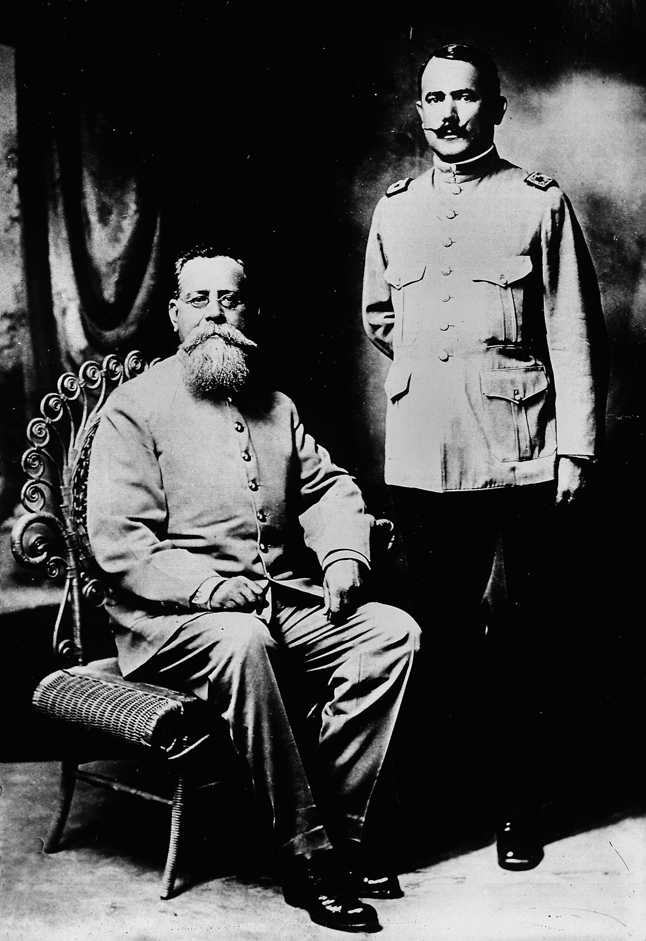 Venustiano Carranza sits alongside his trusted general, Álvaro Obregón, in a photograph